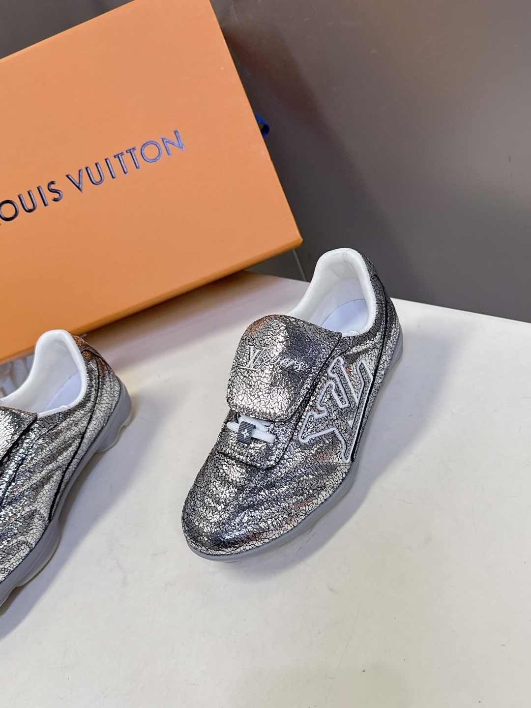 LV路易威登最新Footprint系列 情侣款足球运动鞋原版购入开发 做货 这款 Footprint S