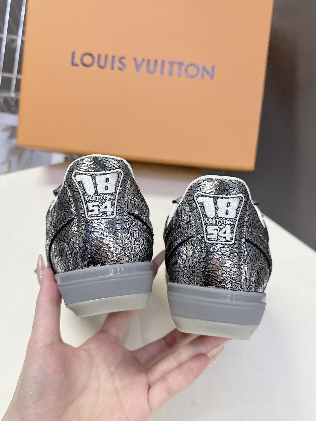 LV路易威登最新Footprint系列 情侣款足球运动鞋原版购入开发 做货 这款 Footprint S