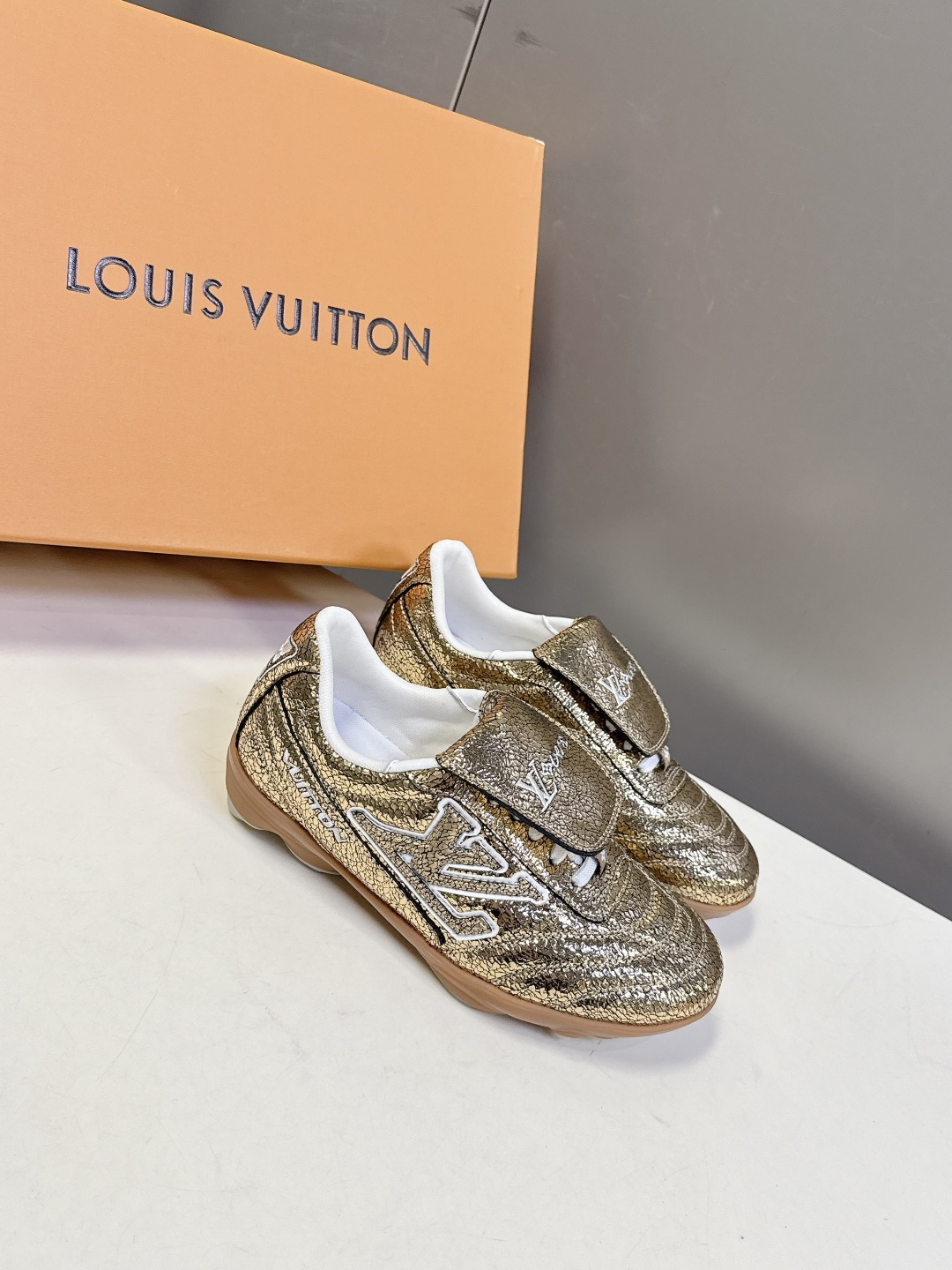 LV路易威登最新Footprint系列 情侣款足球运动鞋原版购入开发 做货 这款 Footprint S