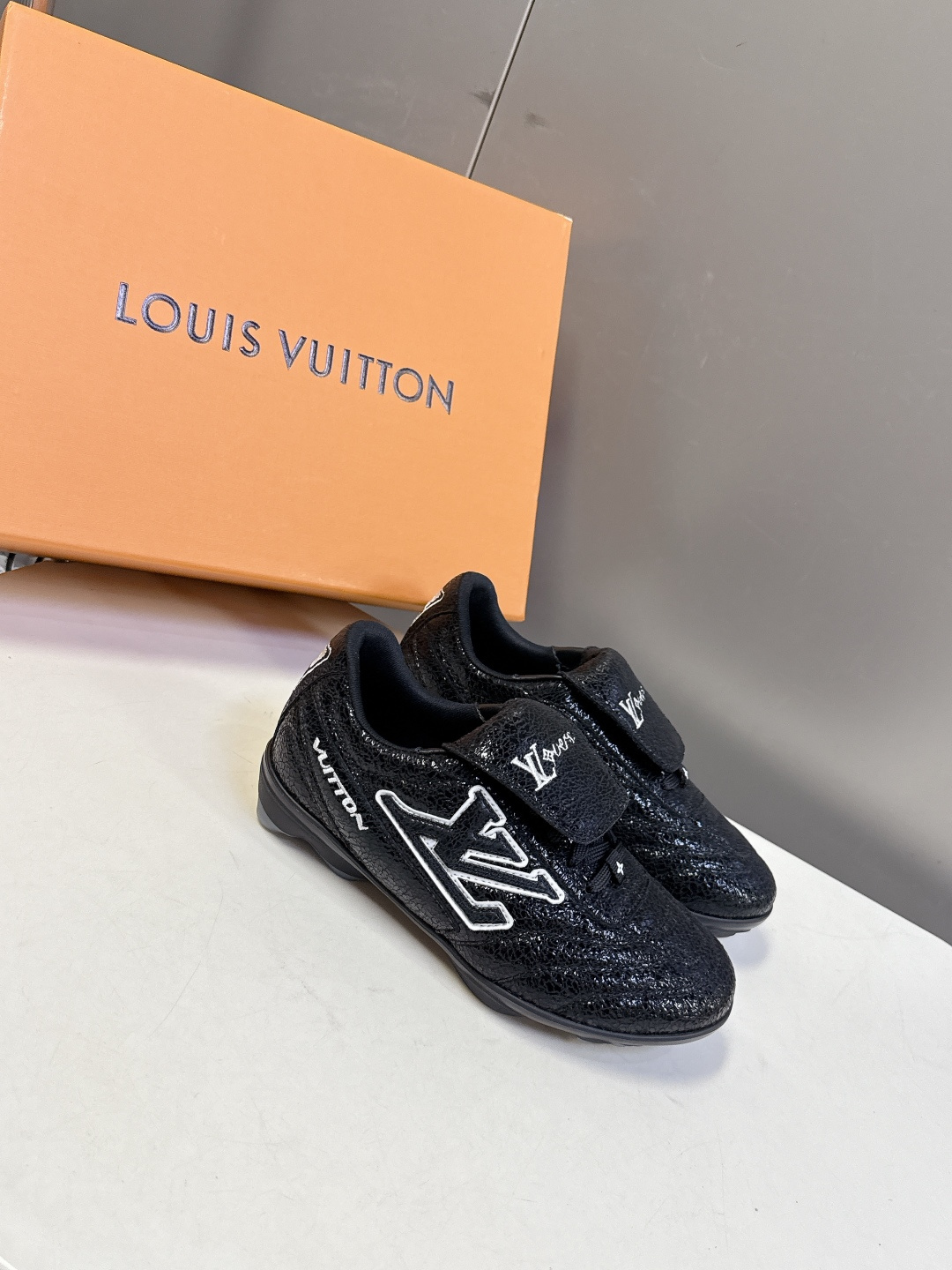 LV路易威登最新Footprint系列 情侣款足球运动鞋原版购入开发 做货 这款 Footprint S