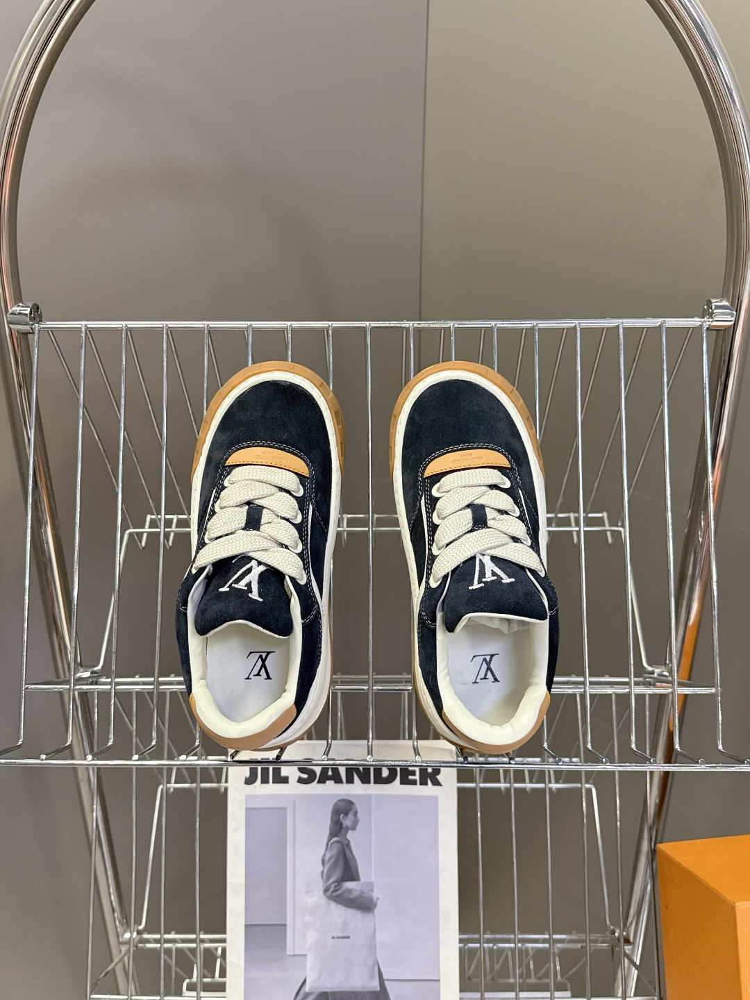 Louis Vuitton 路易威登最新情侣款 饼干鞋休闲鞋 超多明星时尚博主种草 原版购入开发 细节完