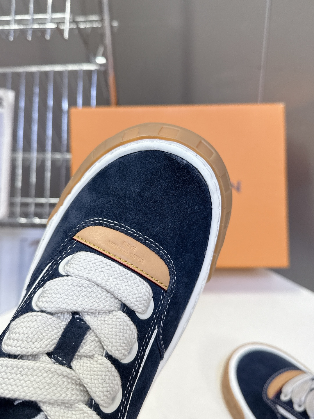 Louis Vuitton 路易威登最新情侣款 饼干鞋休闲鞋 超多明星时尚博主种草 原版购入开发 细节完