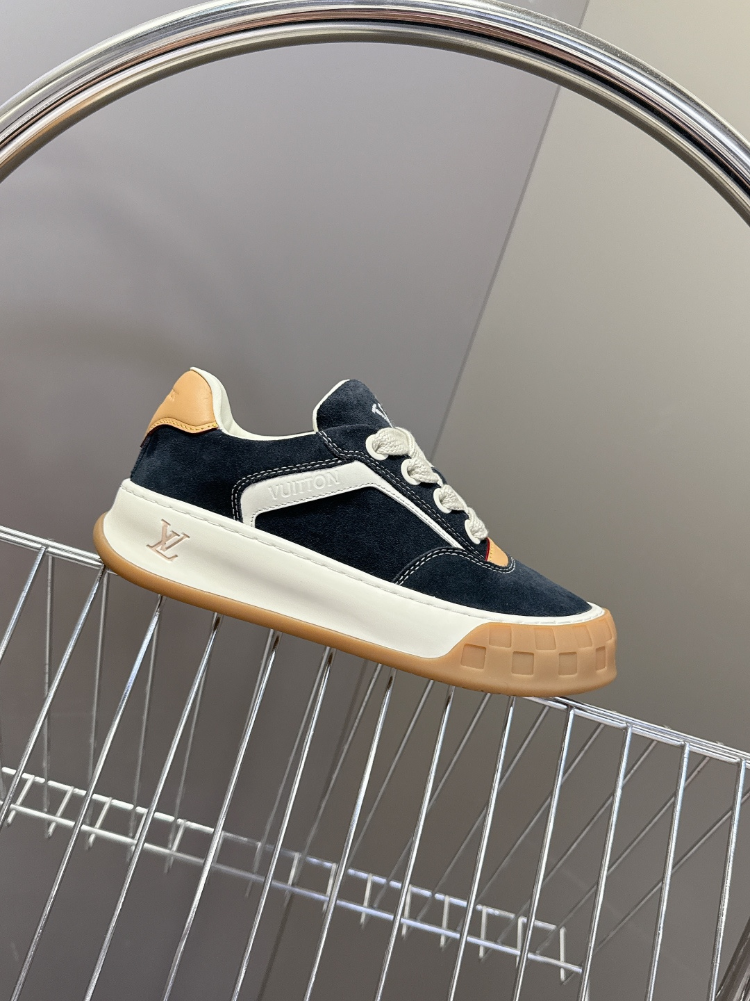 Louis Vuitton 路易威登最新情侣款 饼干鞋休闲鞋 超多明星时尚博主种草 原版购入开发 细节完