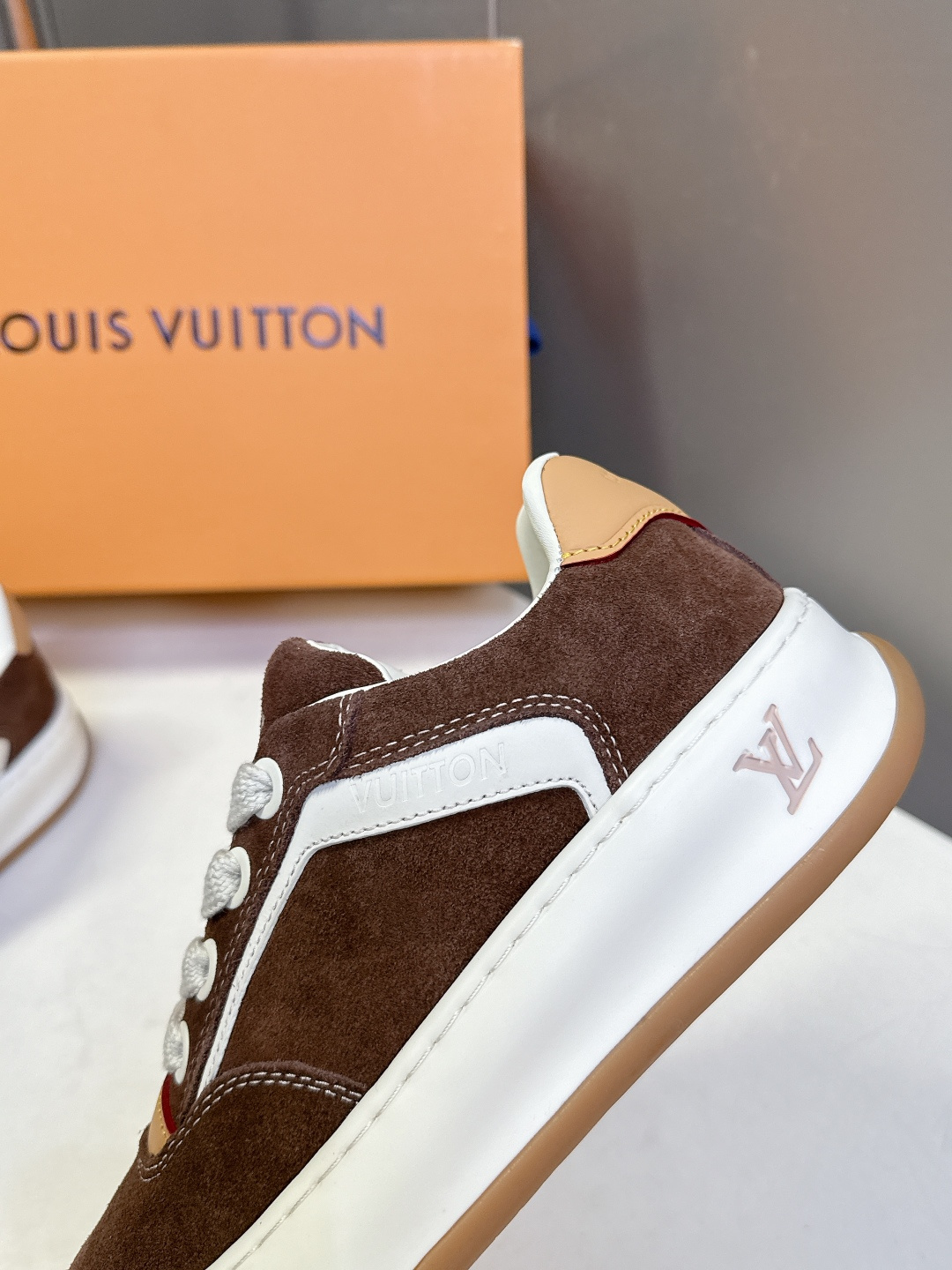 Louis Vuitton 路易威登最新情侣款 饼干鞋休闲鞋 超多明星时尚博主种草 原版购入开发 细节完