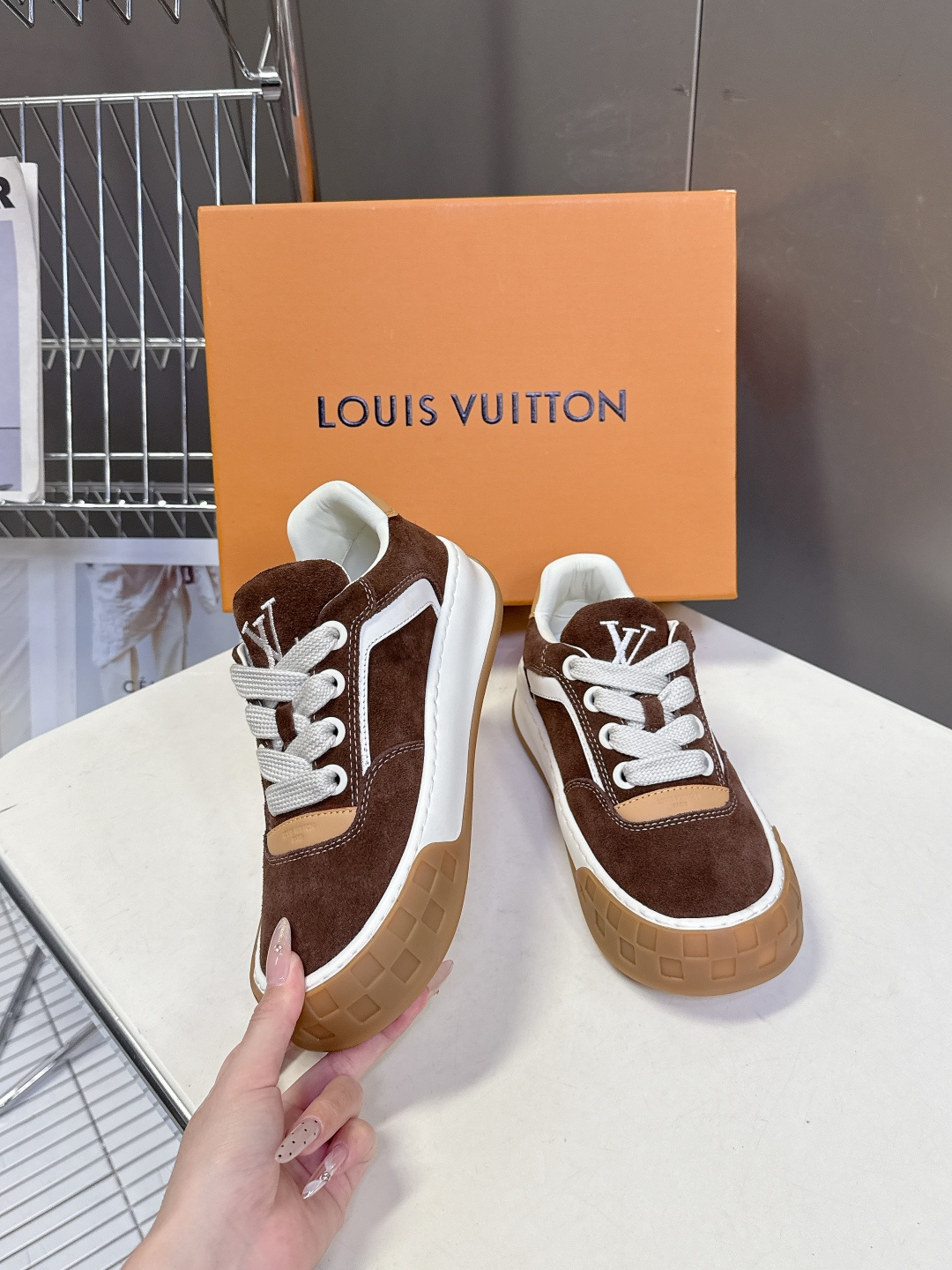 Louis Vuitton 路易威登最新情侣款 饼干鞋休闲鞋 超多明星时尚博主种草 原版购入开发 细节完