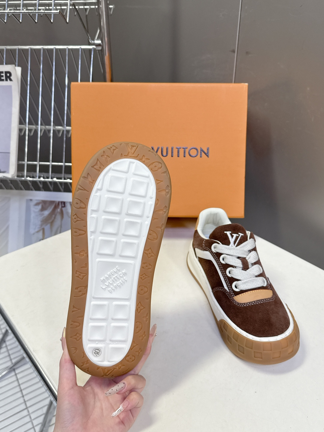 Louis Vuitton 路易威登最新情侣款 饼干鞋休闲鞋 超多明星时尚博主种草 原版购入开发 细节完