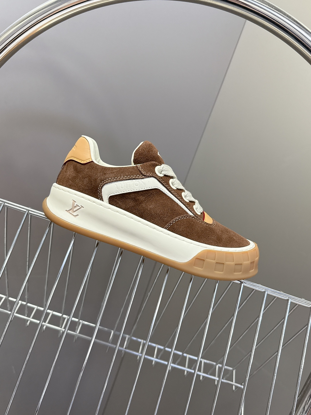 Louis Vuitton 路易威登最新情侣款 饼干鞋休闲鞋 超多明星时尚博主种草 原版购入开发 细节完