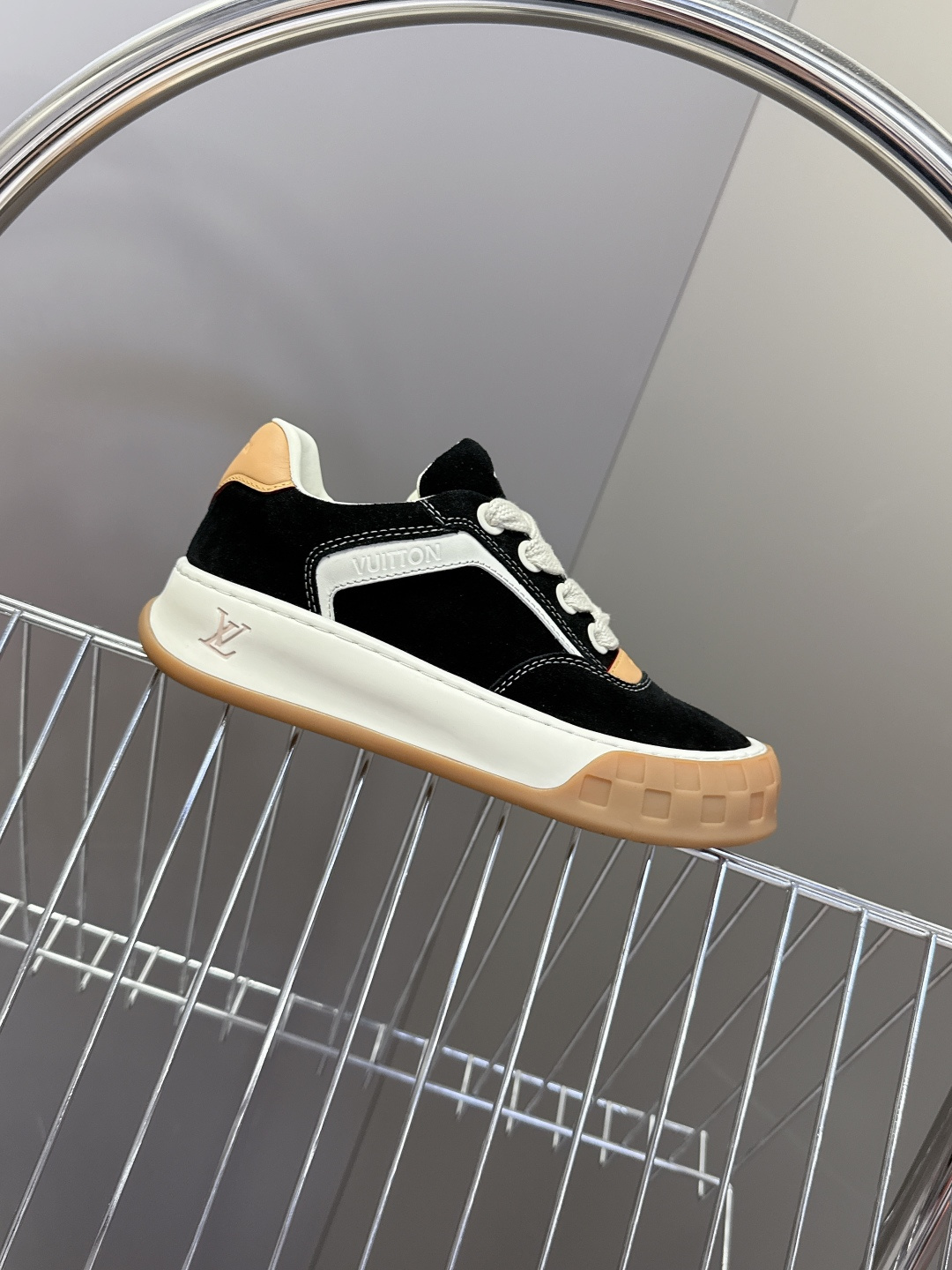 Louis Vuitton 路易威登最新情侣款 饼干鞋休闲鞋 超多明星时尚博主种草 原版购入开发 细节完