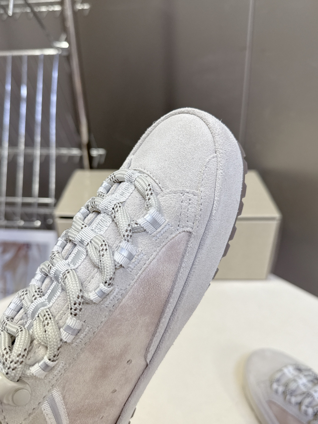 Golden Goose最新款GGDB休闲鞋 德训鞋 超多明星网红种草 就是这么百搭 当下最流行的设计 