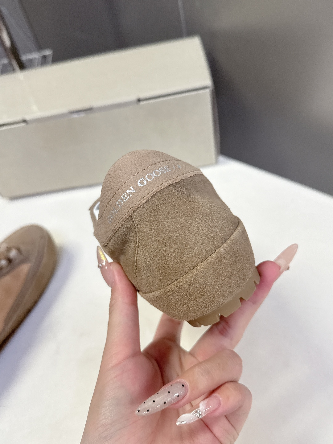 Golden Goose最新款GGDB休闲鞋 德训鞋 超多明星网红种草 就是这么百搭 当下最流行的设计 