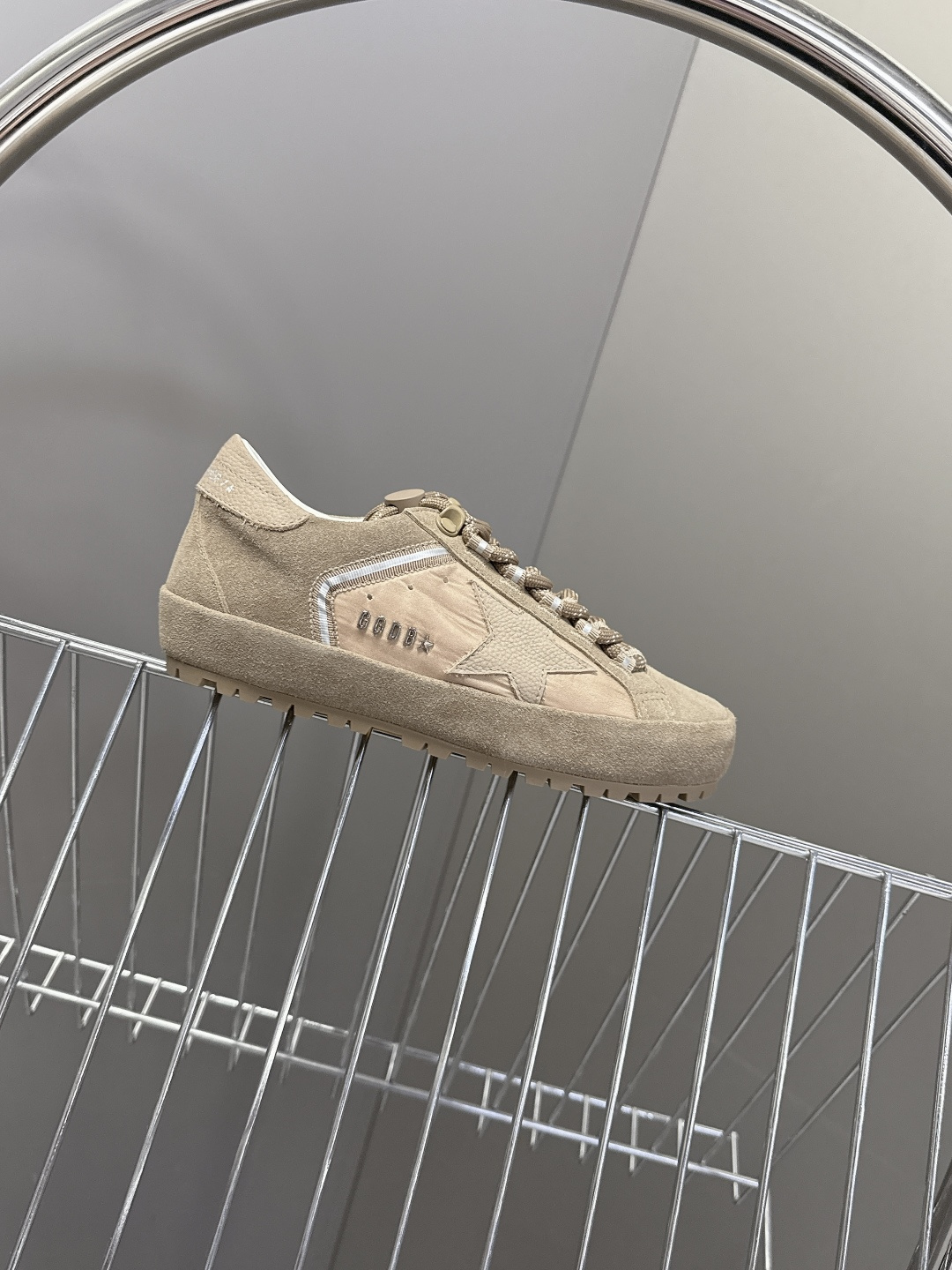 Golden Goose最新款GGDB休闲鞋 德训鞋 超多明星网红种草 就是这么百搭 当下最流行的设计 