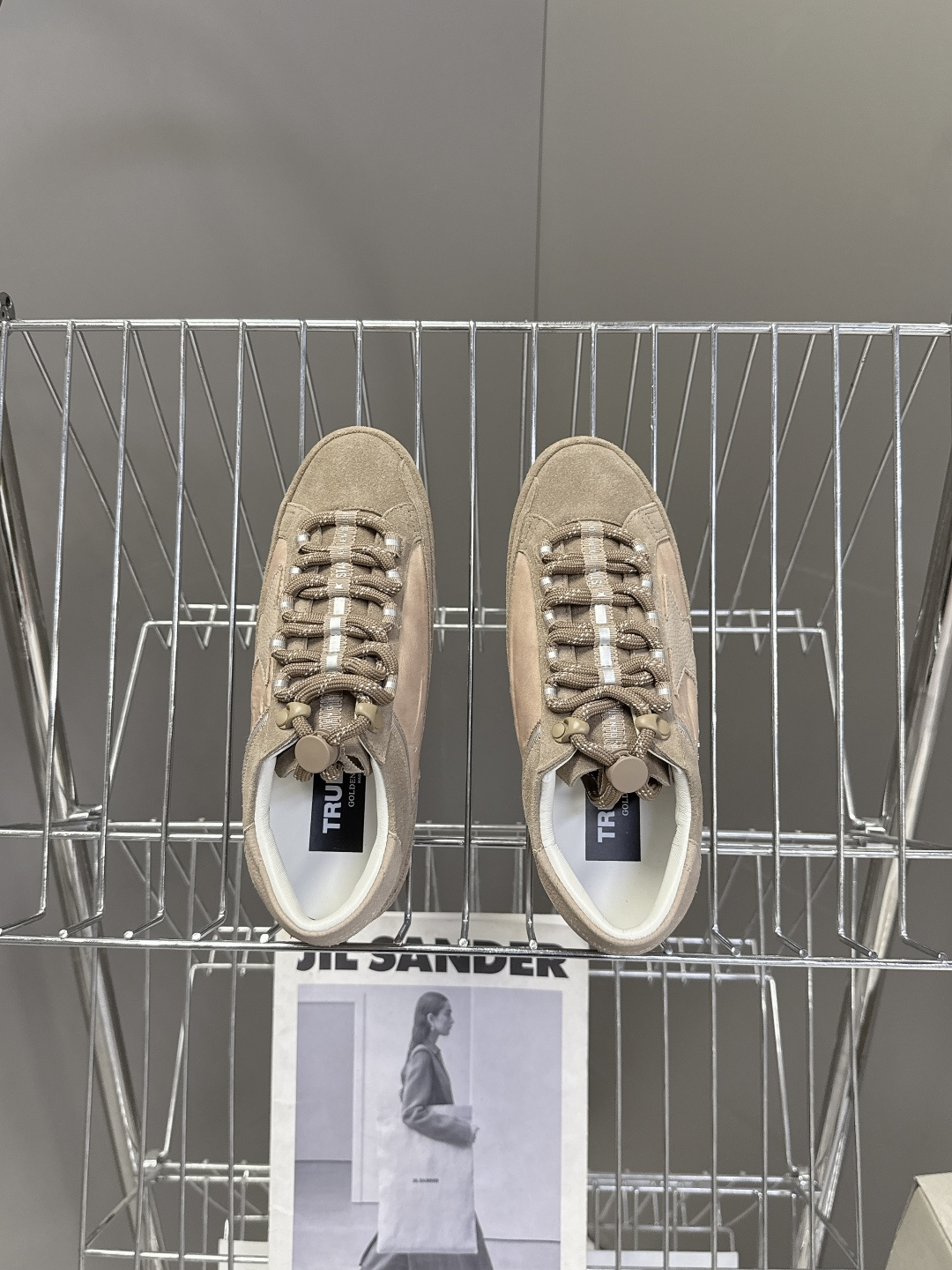 Golden Goose最新款GGDB休闲鞋 德训鞋 超多明星网红种草 就是这么百搭 当下最流行的设计 