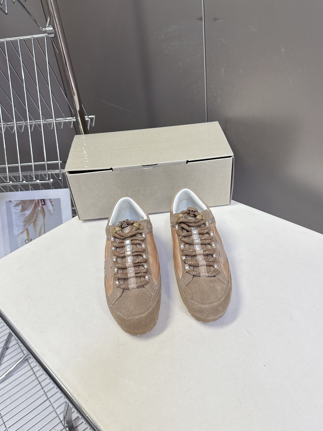 Golden Goose最新款GGDB休闲鞋 德训鞋 超多明星网红种草 就是这么百搭 当下最流行的设计 