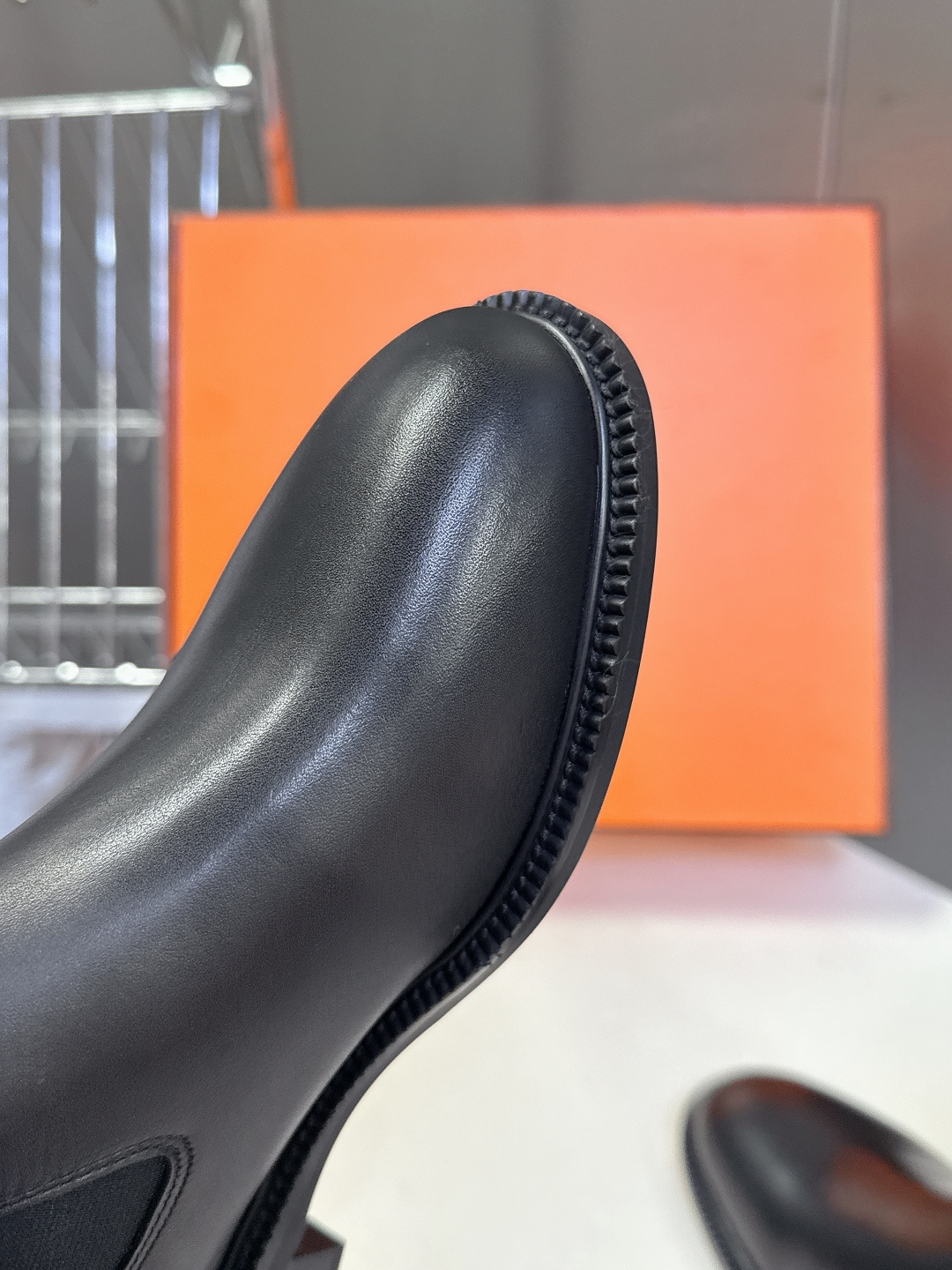 Hermes 爱马仕秋冬最新款老钱风一脚蹬短靴 专柜超难配货 🐎家靴子的设计风格通常以经典简约为主 这款