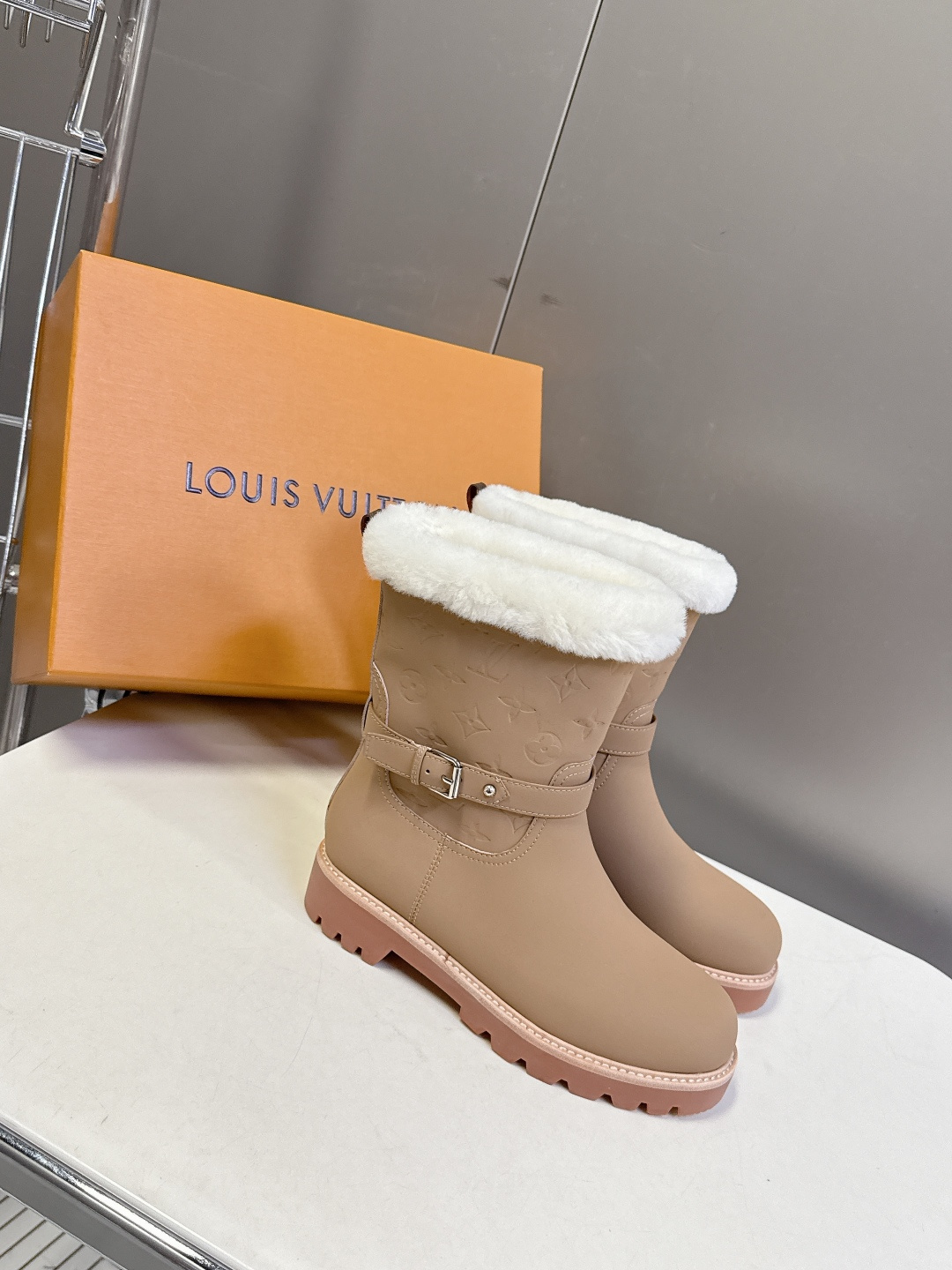 路易威登Louis Vuitton秋冬最新款毛毛短靴 超多明星网红种草 一看就超暖和 剁手党抓紧囤起来，