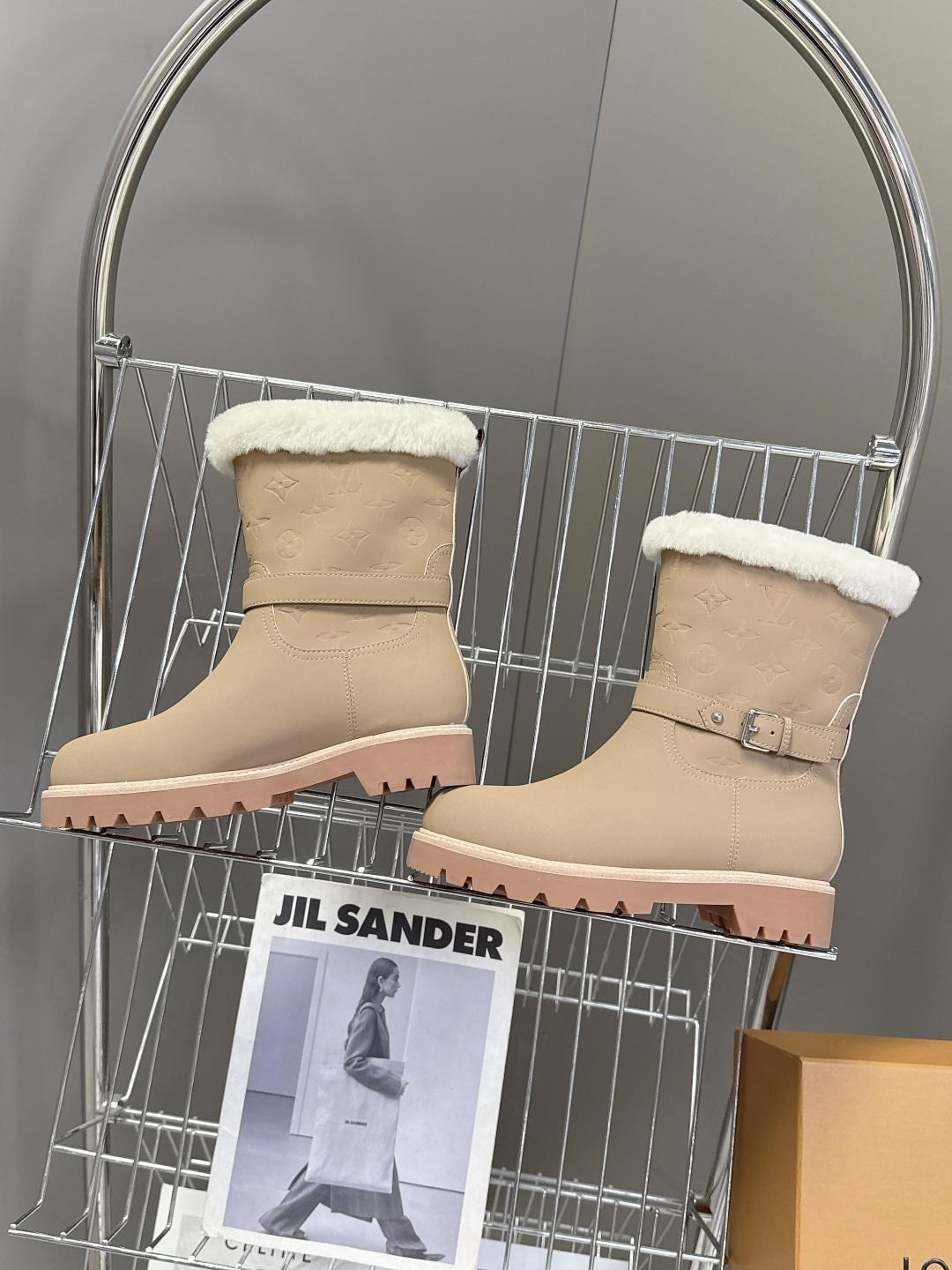 路易威登Louis Vuitton秋冬最新款毛毛短靴 超多明星网红种草 一看就超暖和 剁手党抓紧囤起来，