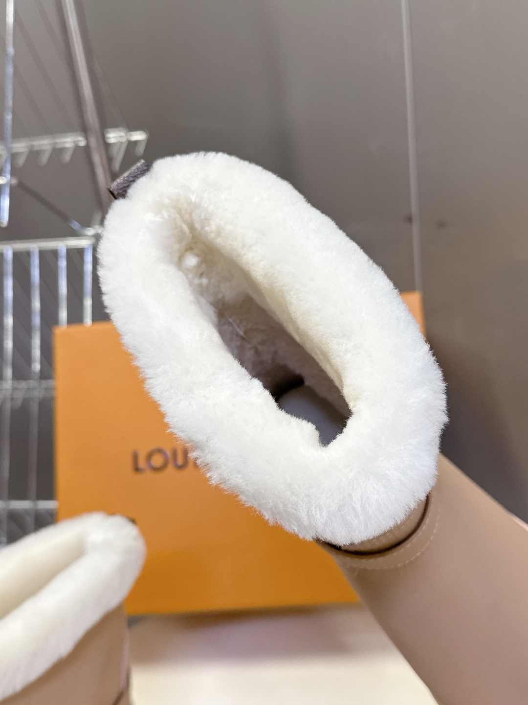 路易威登Louis Vuitton秋冬最新款毛毛短靴 超多明星网红种草 一看就超暖和 剁手党抓紧囤起来，