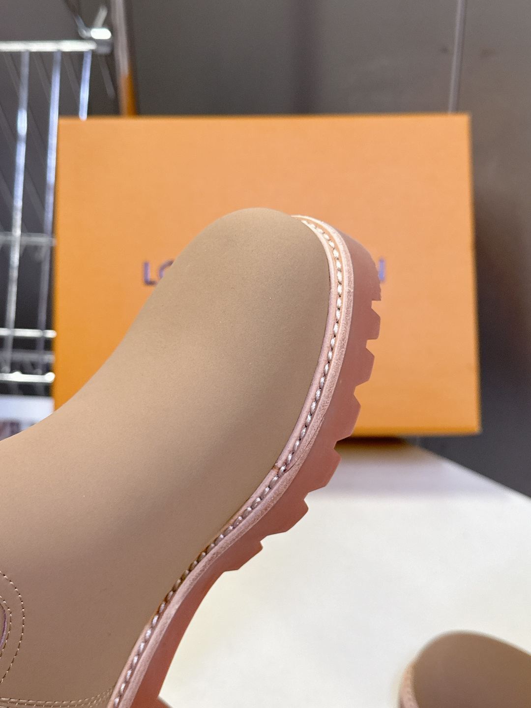 路易威登Louis Vuitton秋冬最新款毛毛短靴 超多明星网红种草 一看就超暖和 剁手党抓紧囤起来，