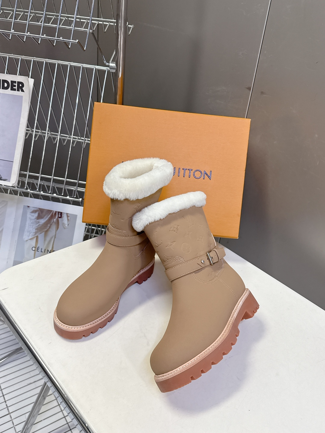 路易威登Louis Vuitton秋冬最新款毛毛短靴 超多明星网红种草 一看就超暖和 剁手党抓紧囤起来，