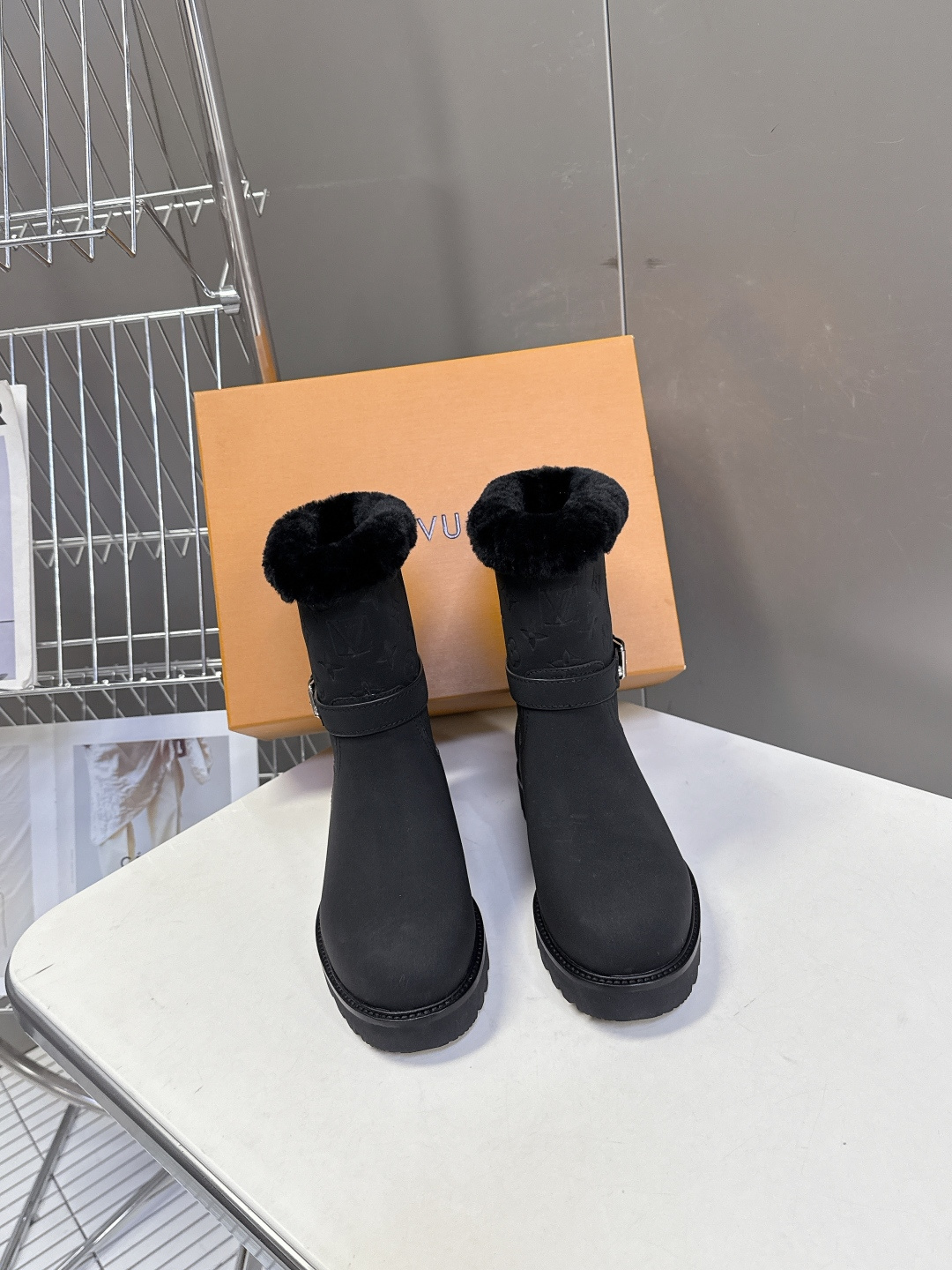 路易威登Louis Vuitton秋冬最新款毛毛短靴 超多明星网红种草 一看就超暖和 剁手党抓紧囤起来，