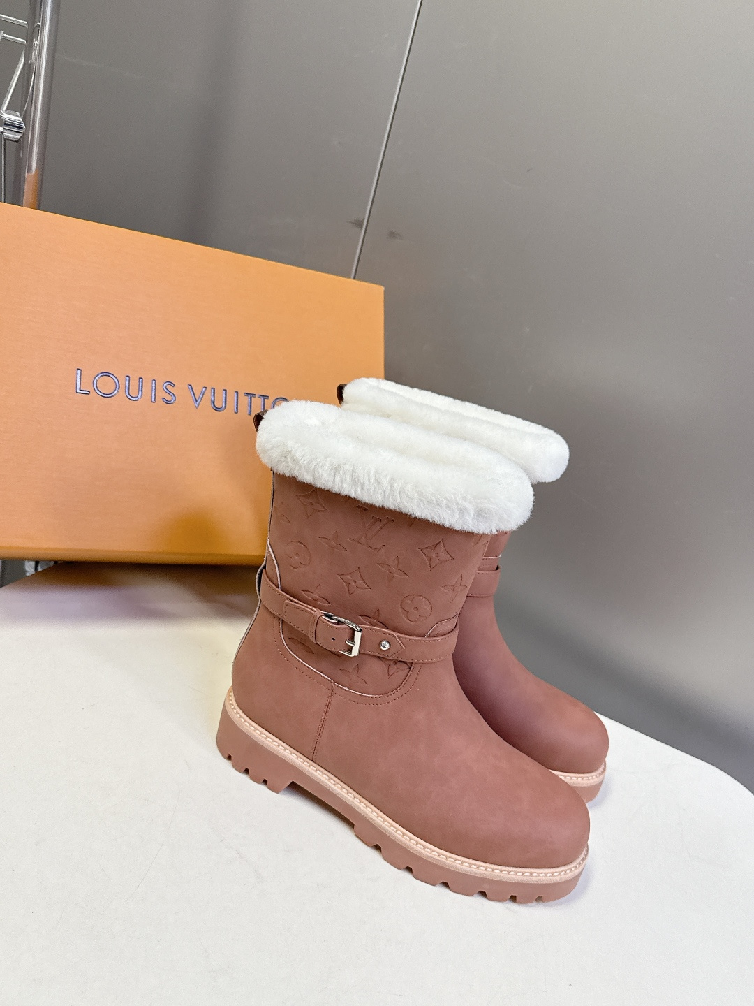 路易威登Louis Vuitton秋冬最新款毛毛短靴 超多明星网红种草 一看就超暖和 剁手党抓紧囤起来，