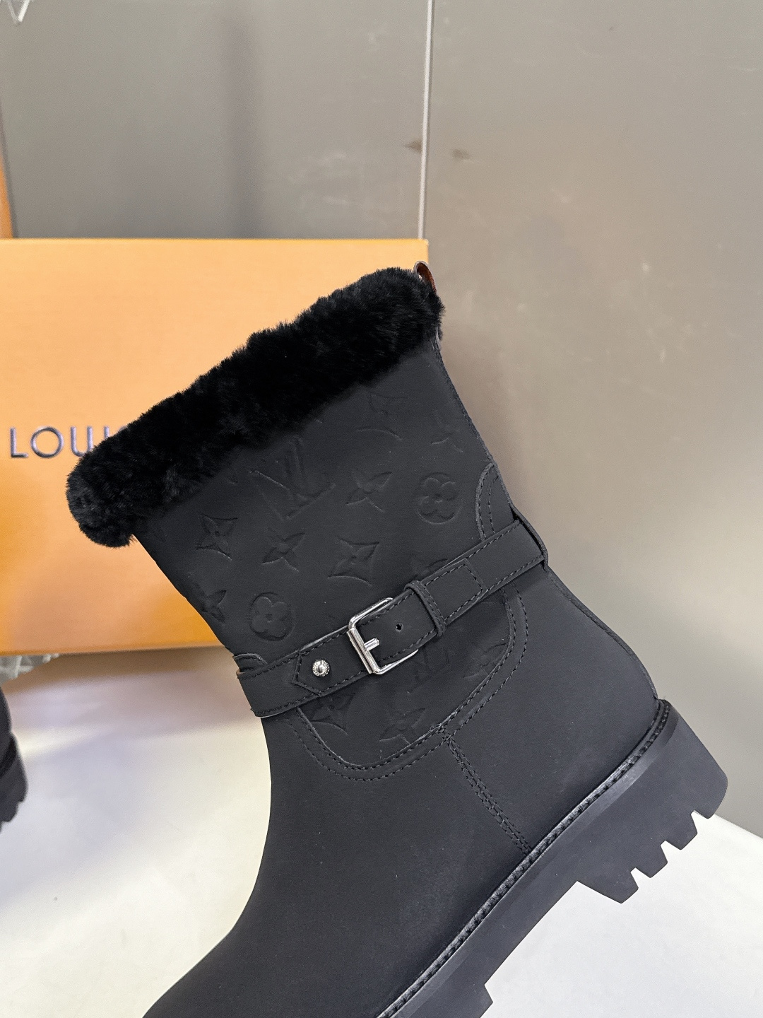 路易威登Louis Vuitton秋冬最新款毛毛短靴 超多明星网红种草 一看就超暖和 剁手党抓紧囤起来，