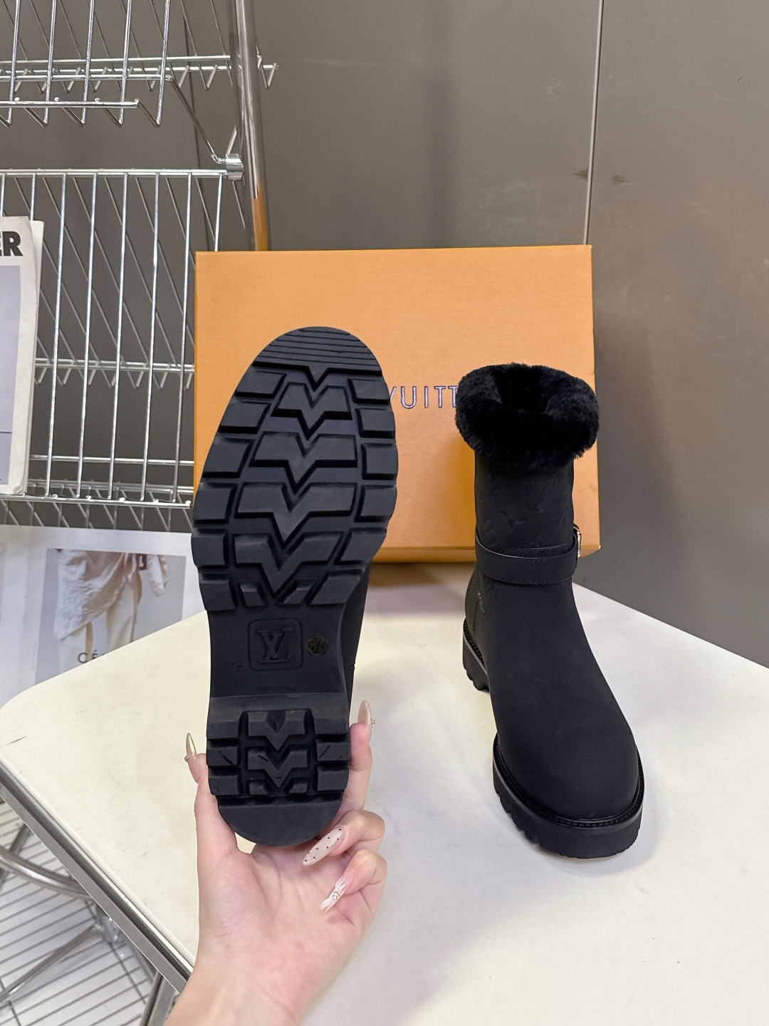 路易威登Louis Vuitton秋冬最新款毛毛短靴 超多明星网红种草 一看就超暖和 剁手党抓紧囤起来，