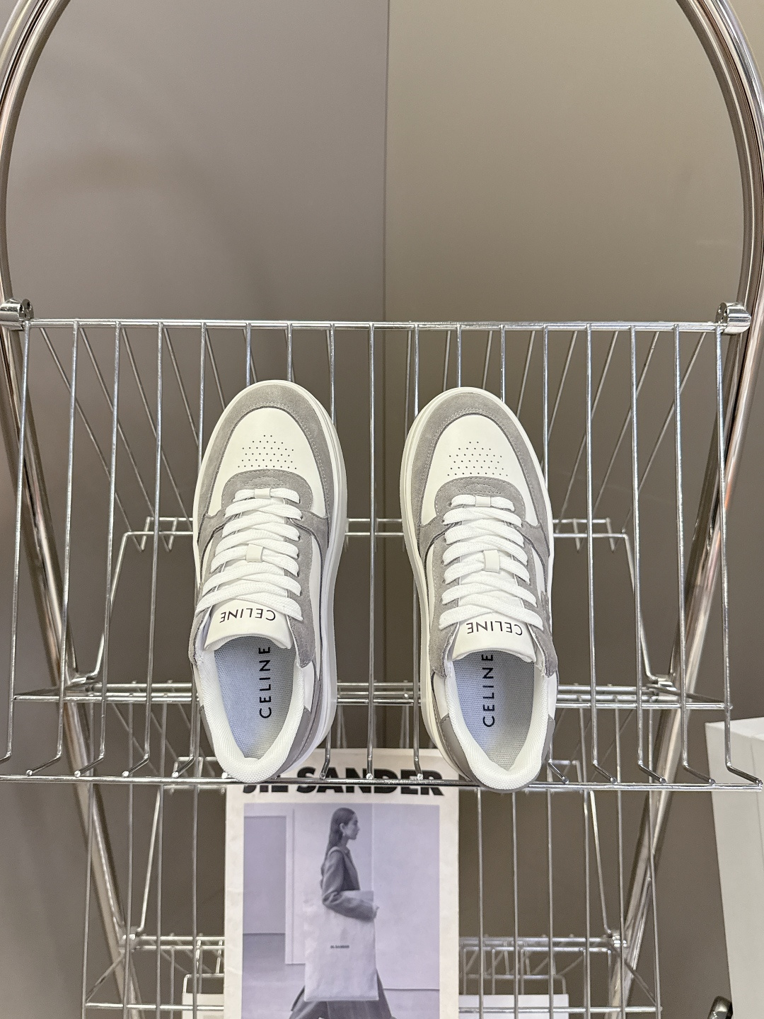 CELINE思琳春夏最新款厚底小白鞋 休闲鞋 超多明星网红种草 Lisa同款轻奢风格的小白鞋 简单舒服，