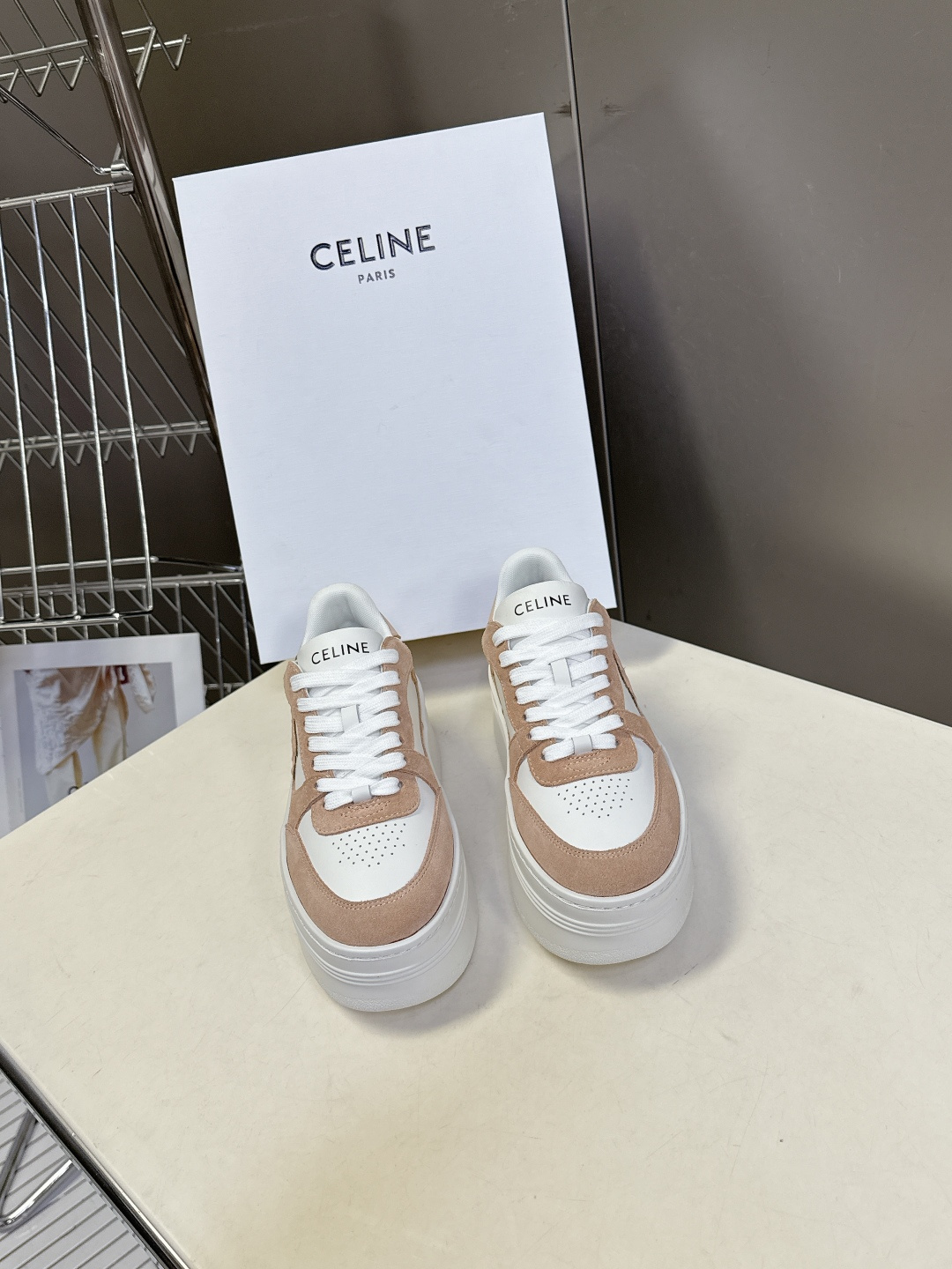 CELINE思琳春夏最新款厚底小白鞋 休闲鞋 超多明星网红种草 Lisa同款轻奢风格的小白鞋 简单舒服，