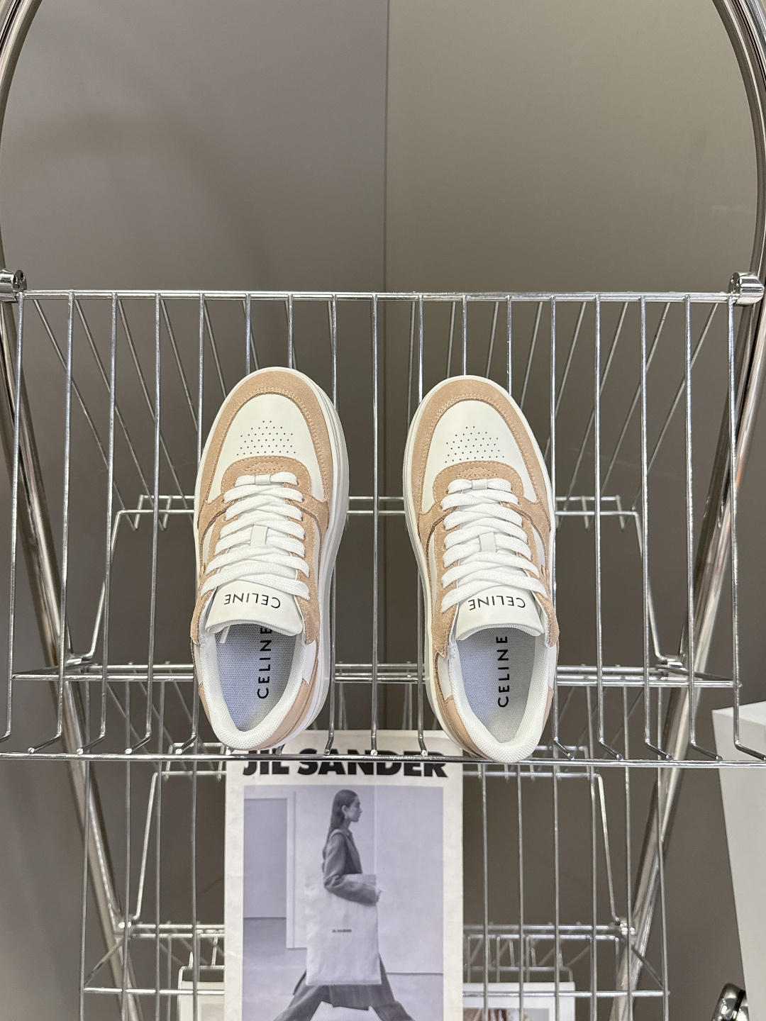 CELINE思琳春夏最新款厚底小白鞋 休闲鞋 超多明星网红种草 Lisa同款轻奢风格的小白鞋 简单舒服，