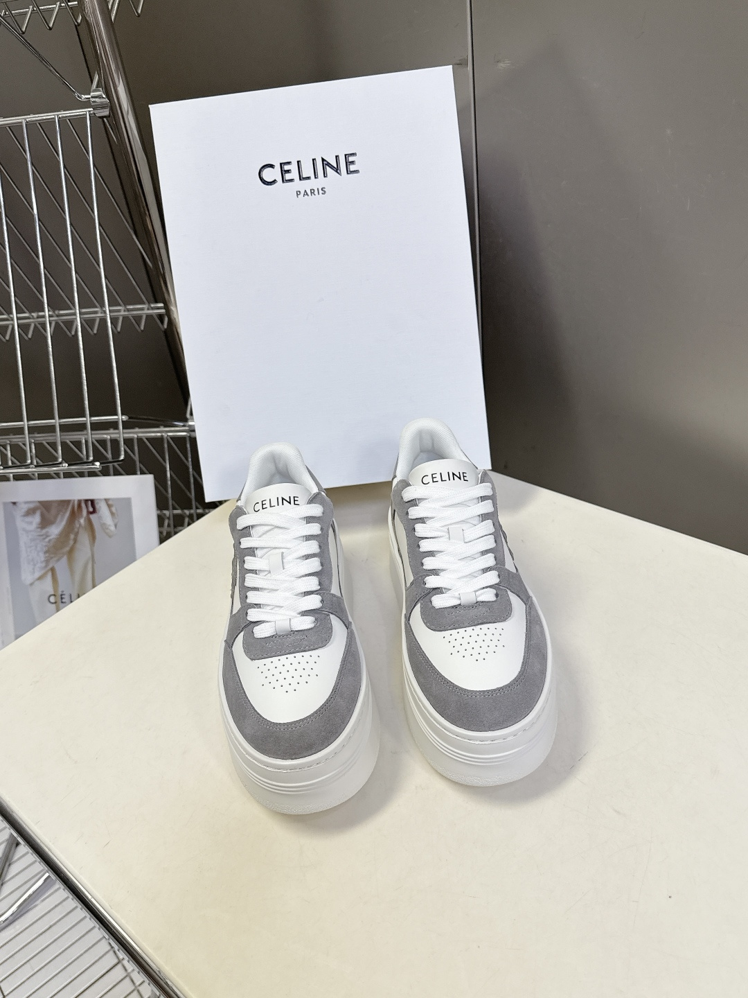 CELINE思琳春夏最新款厚底小白鞋 休闲鞋 超多明星网红种草 Lisa同款轻奢风格的小白鞋 简单舒服，