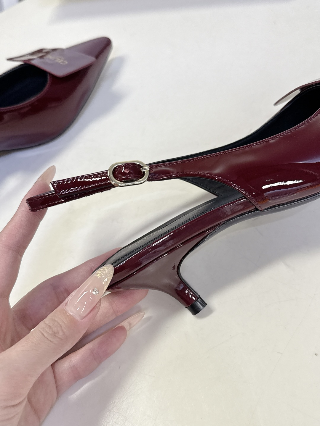 CELINE思琳2026春夏最新凯旋门走秀款 时装鞋 超多网红时尚博主种草 高级感舒适，配女神们的半身裙