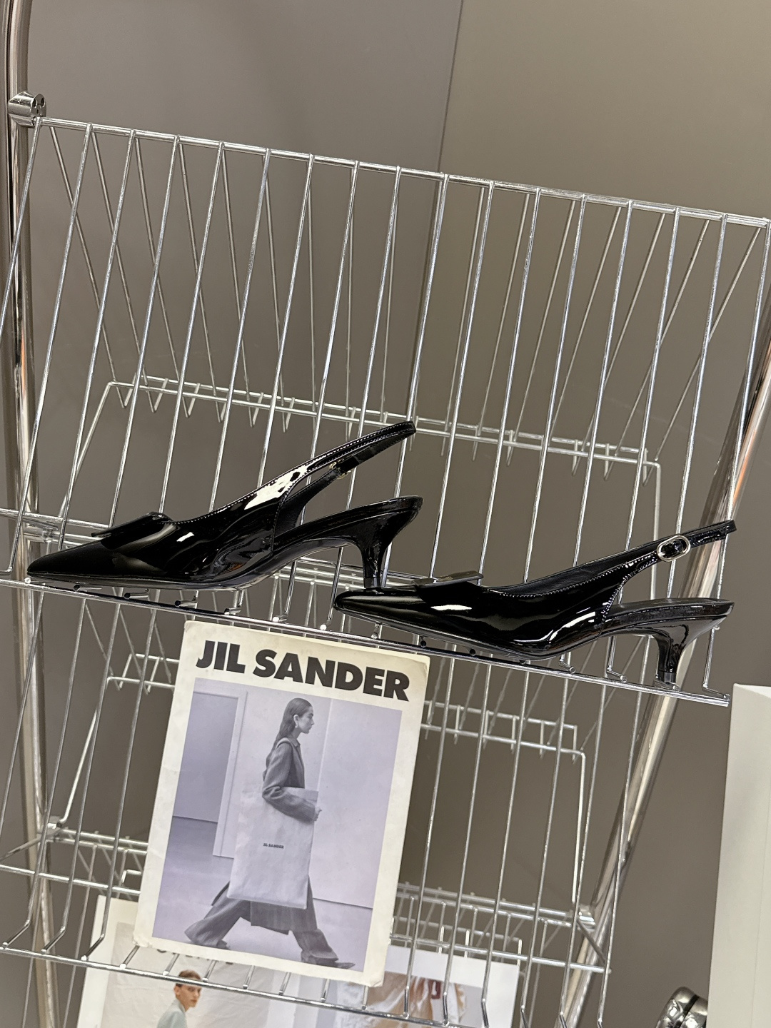 CELINE思琳2026春夏最新凯旋门走秀款 时装鞋 超多网红时尚博主种草 高级感舒适，配女神们的半身裙