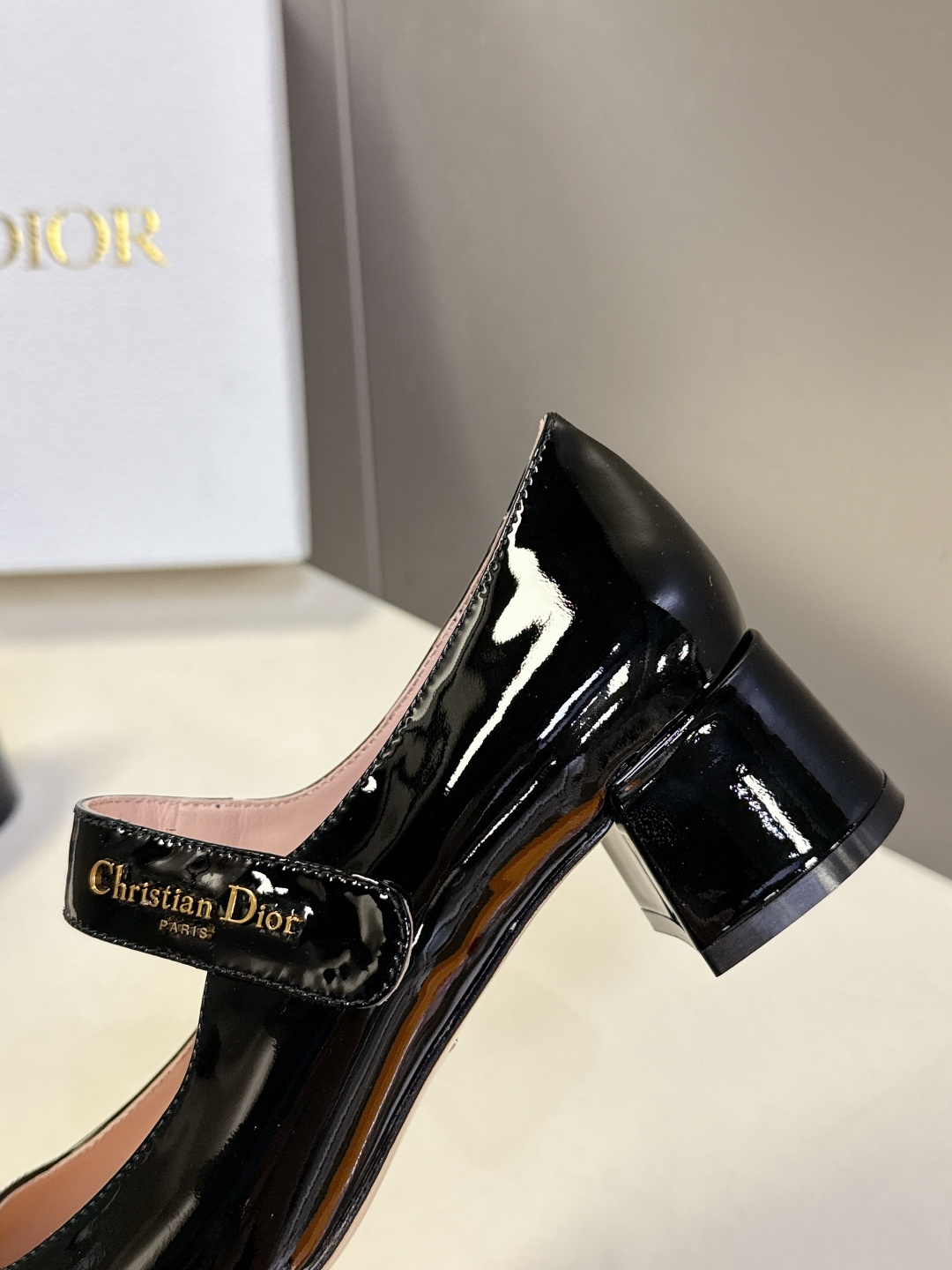 dior迪奥2026春夏最新走秀款粗跟时装鞋 超多明星时尚博主种草 每个女孩鞋柜都必须有一双D家时装鞋 