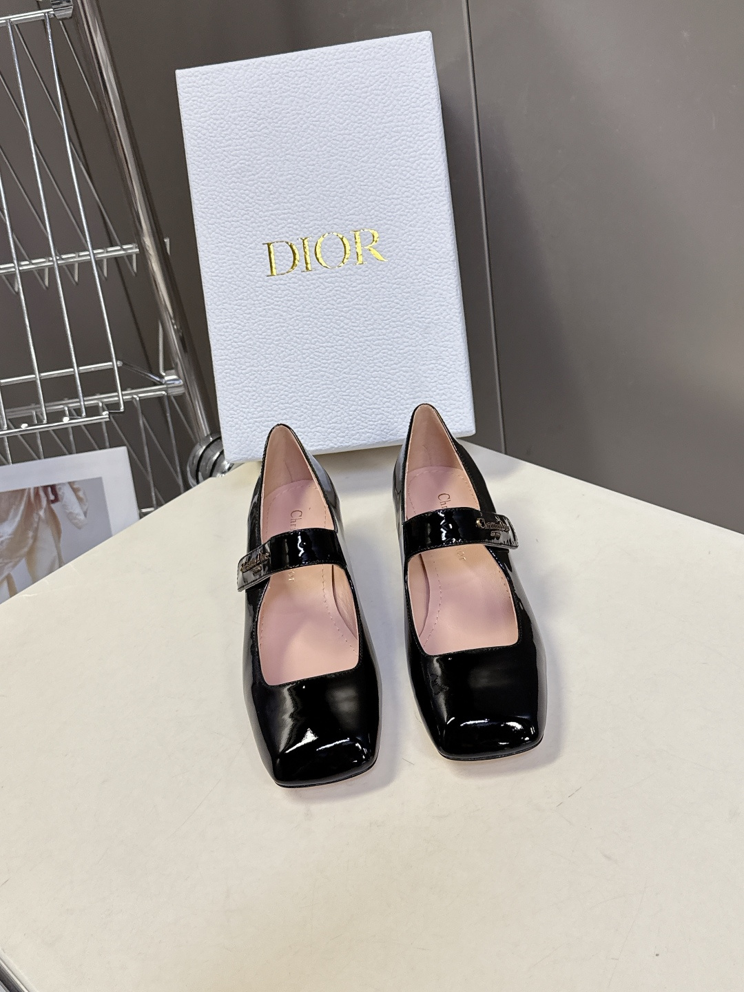 dior迪奥2026春夏最新走秀款粗跟时装鞋 超多明星时尚博主种草 每个女孩鞋柜都必须有一双D家时装鞋 