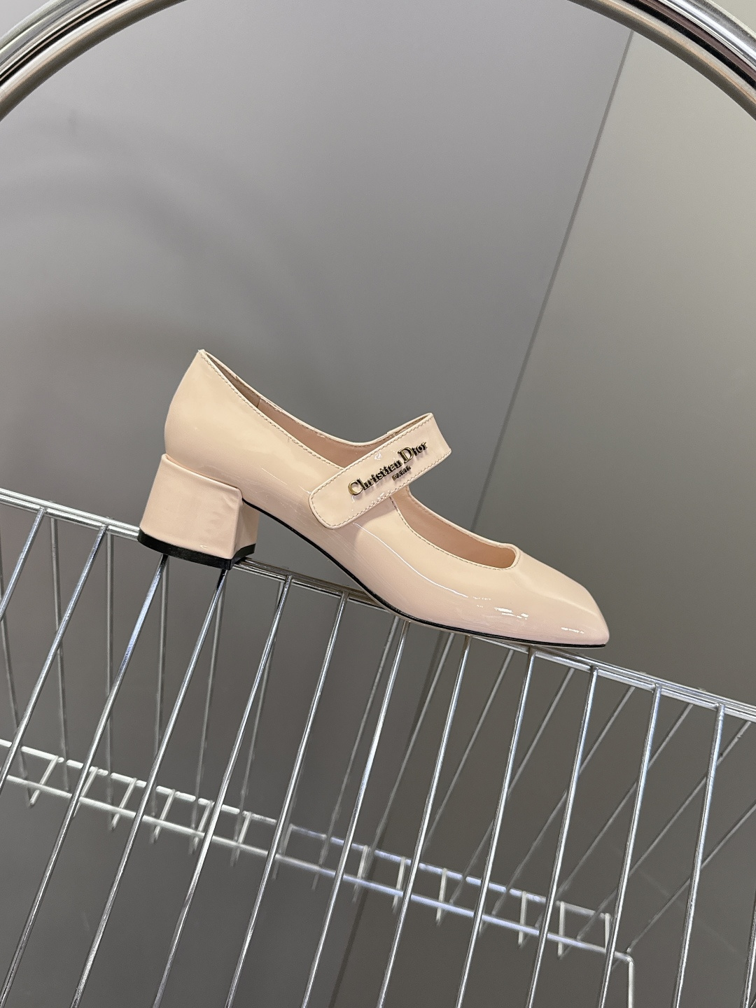 dior迪奥2026春夏最新走秀款粗跟时装鞋 超多明星时尚博主种草 每个女孩鞋柜都必须有一双D家时装鞋 