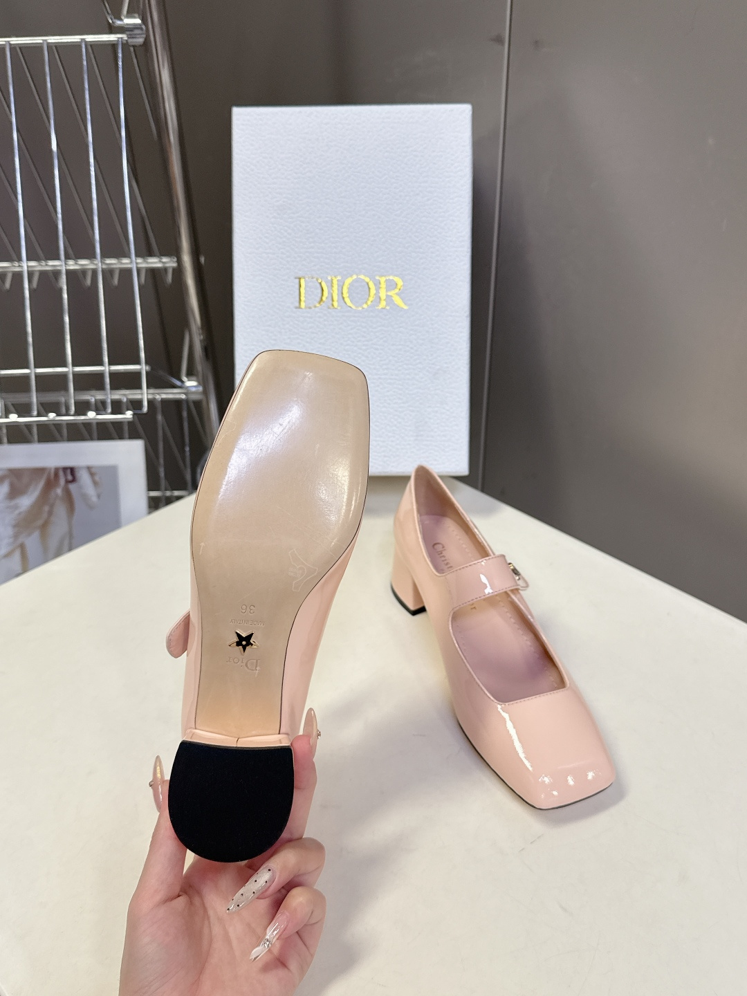 dior迪奥2026春夏最新走秀款粗跟时装鞋 超多明星时尚博主种草 每个女孩鞋柜都必须有一双D家时装鞋 