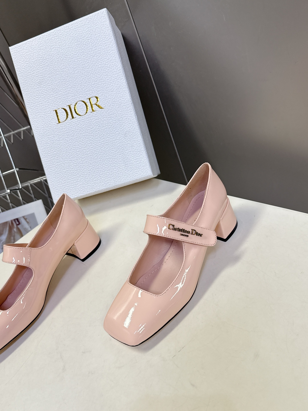 dior迪奥2026春夏最新走秀款粗跟时装鞋 超多明星时尚博主种草 每个女孩鞋柜都必须有一双D家时装鞋 