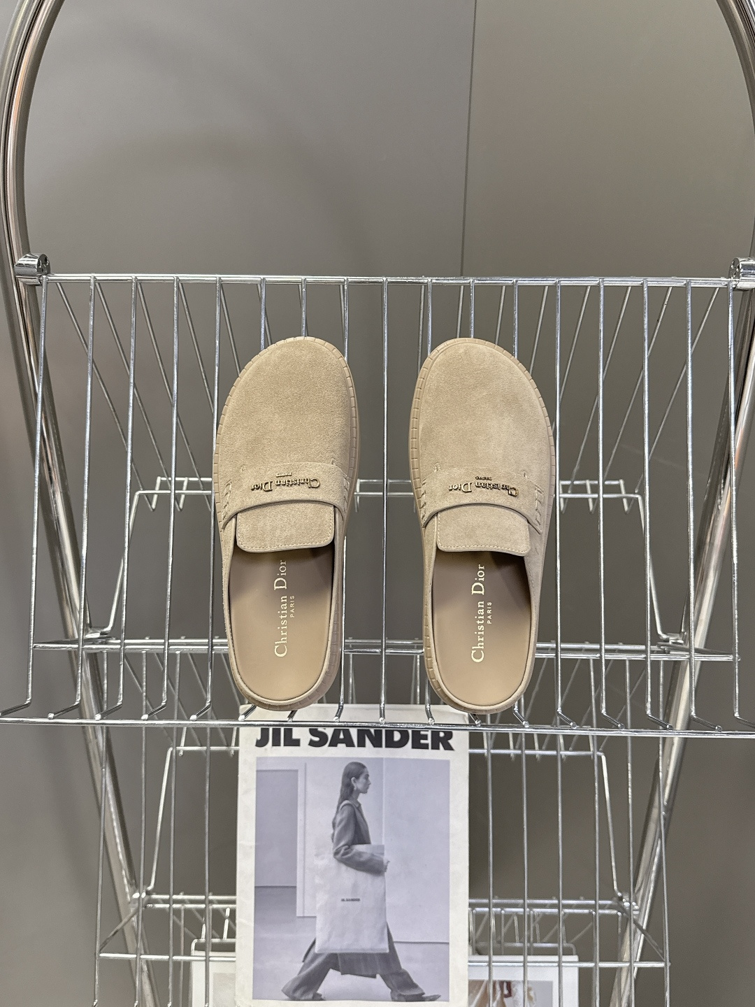 Dior迪奥2026春夏最新走秀款半拖 超多明星网红种草 夏天必备 经典的版型设计➕上迪奥LOGO五金点