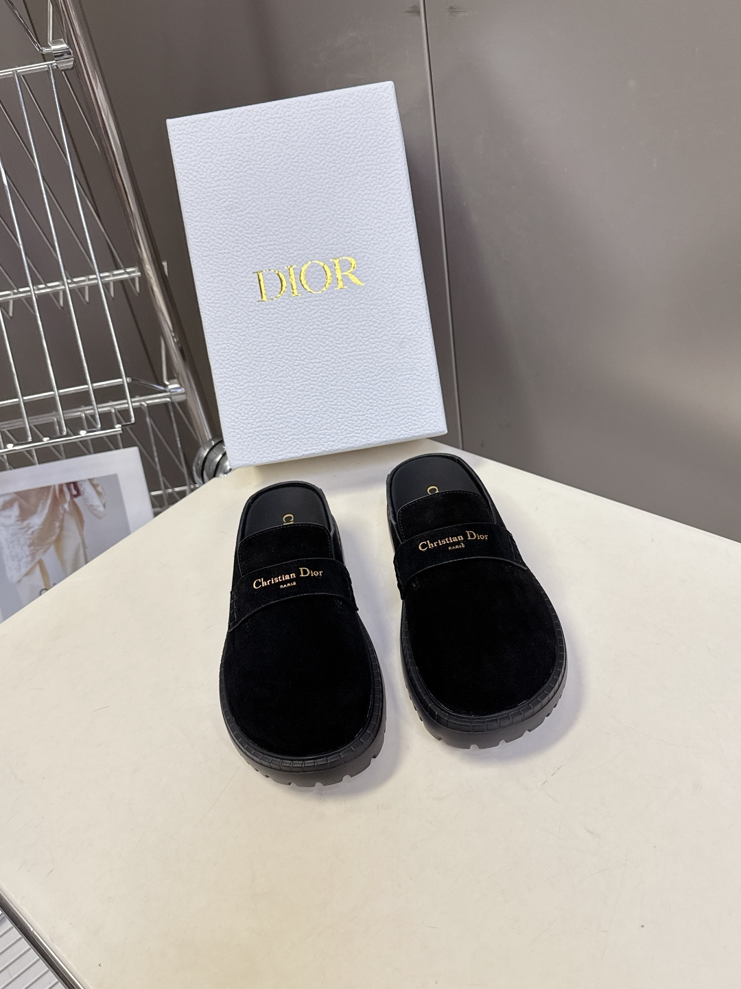 Dior迪奥2026春夏最新走秀款半拖 超多明星网红种草 夏天必备 经典的版型设计➕上迪奥LOGO五金点