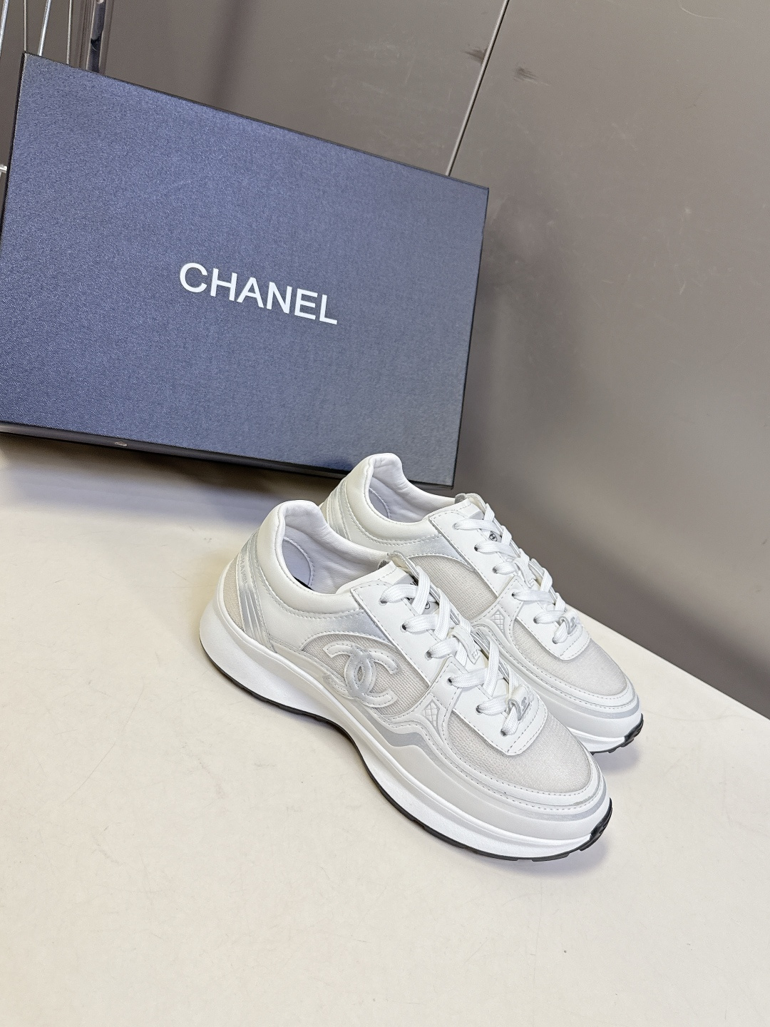 CHANEL香奈儿春夏最新款运动鞋超多明星网红种草 正品太古汇RMB11900购入开发细节完美对原版香奈