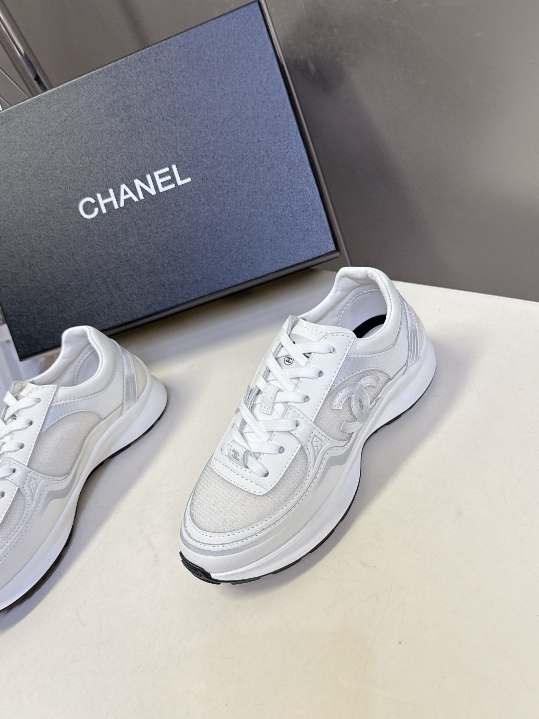 CHANEL香奈儿春夏最新款运动鞋超多明星网红种草 正品太古汇RMB11900购入开发细节完美对原版香奈