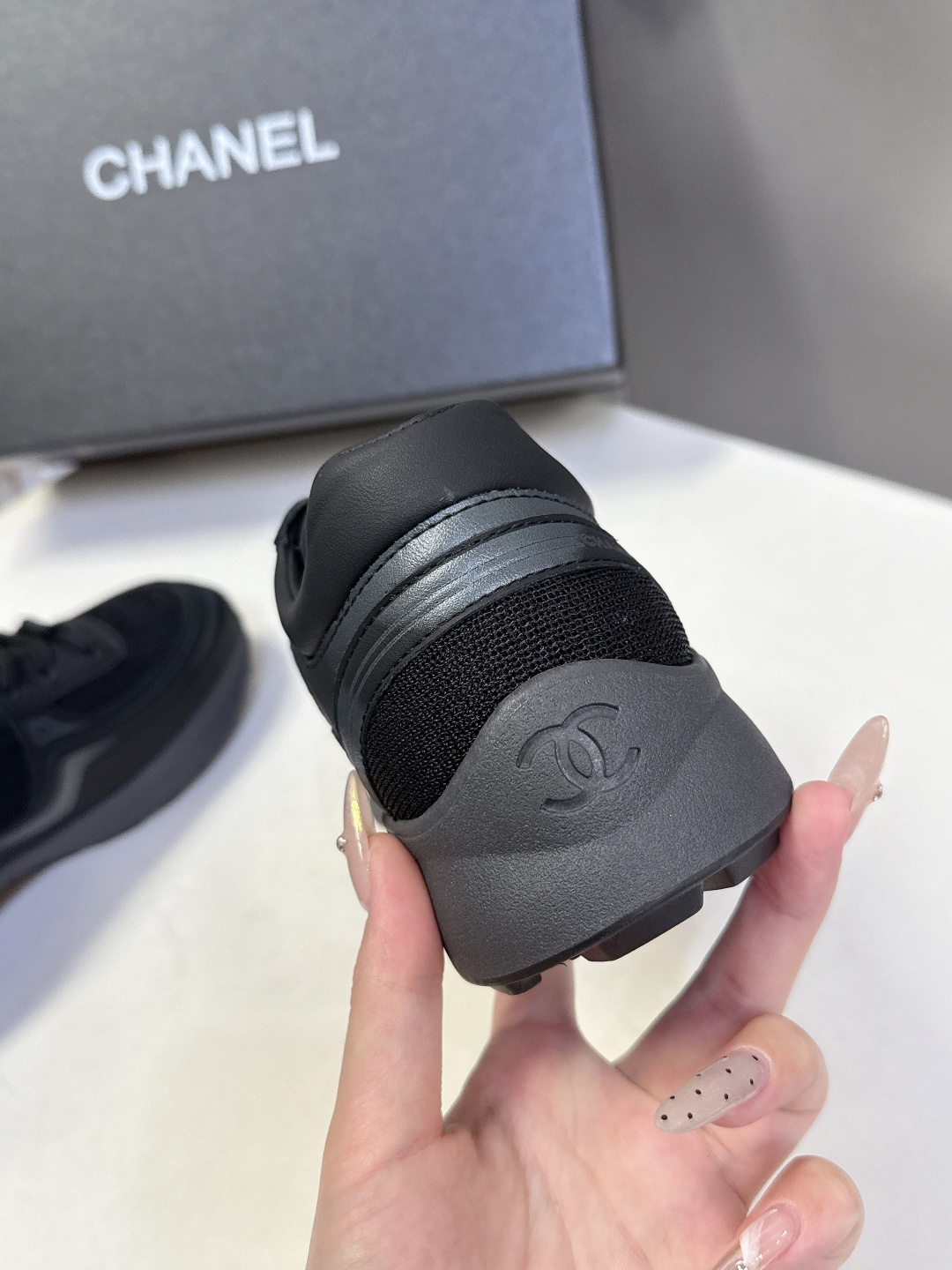 CHANEL香奈儿春夏最新款运动鞋超多明星网红种草 正品太古汇RMB11900购入开发细节完美对原版香奈