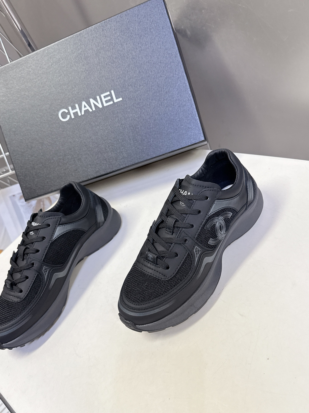 CHANEL香奈儿春夏最新款运动鞋超多明星网红种草 正品太古汇RMB11900购入开发细节完美对原版香奈