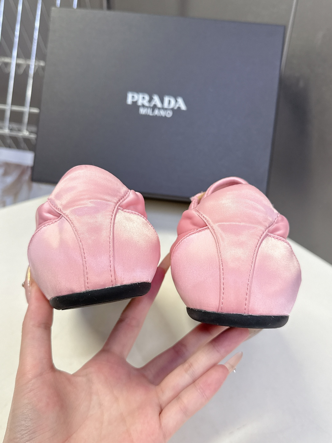 PRADA普拉达最新款复古休闲鞋 德训鞋 超多明星时尚博主种草 走秀款 复古感时髦满满 随意百搭 时尚休