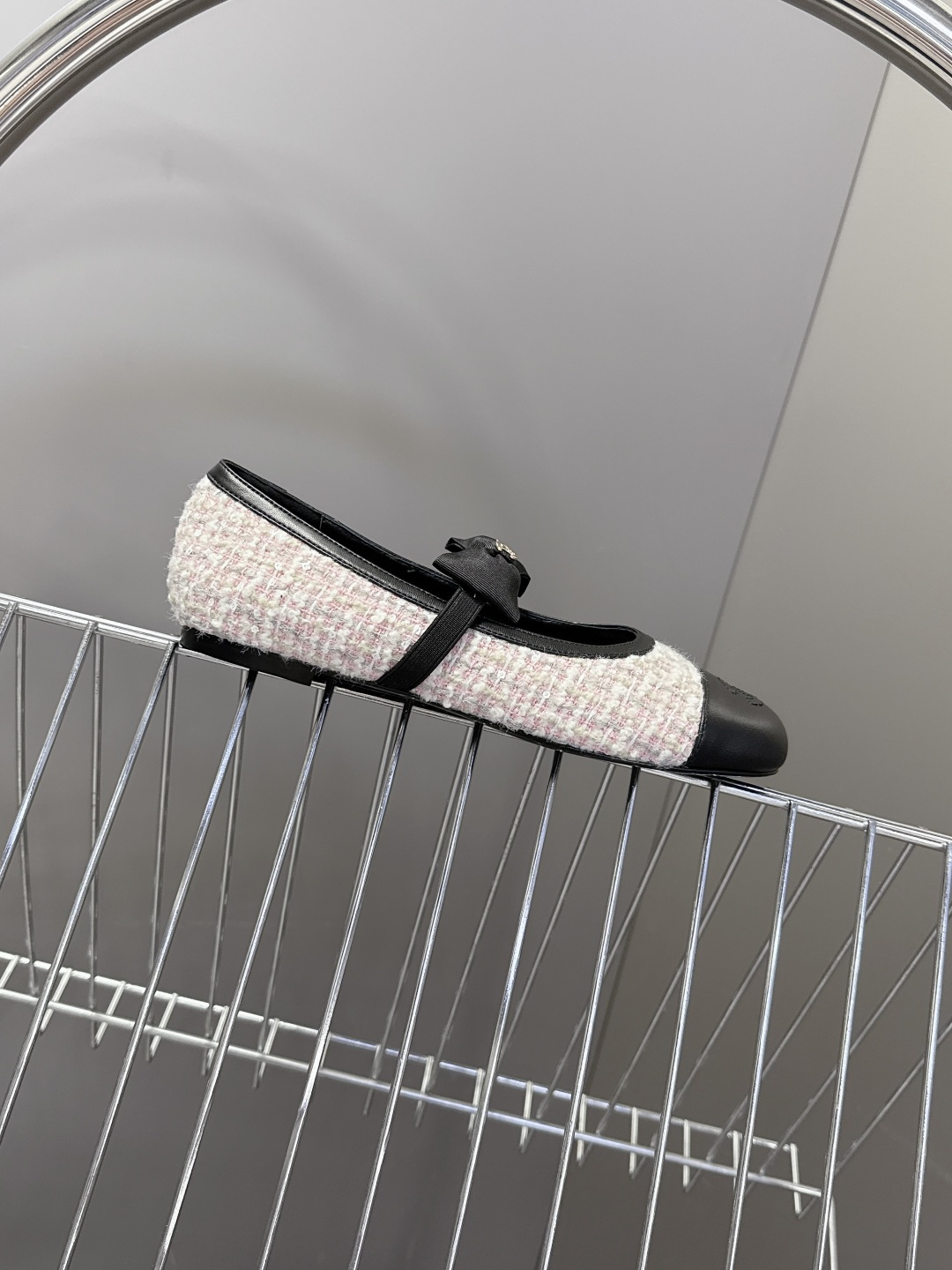 CHANEL香奈儿26C春夏最新款玛丽珍鞋 超多网红时尚博主种草 高级感舒适，配女神们的半身裙 经典的小