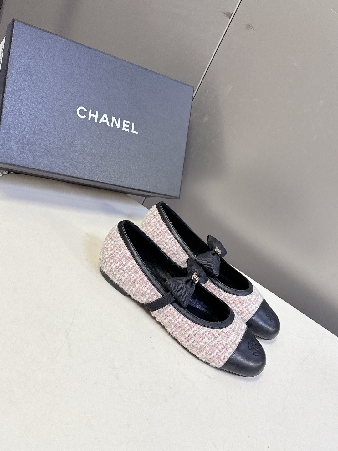 CHANEL香奈儿26C春夏最新款玛丽珍鞋 超多网红时尚博主种草 高级感舒适，配女神们的半身裙 经典的小