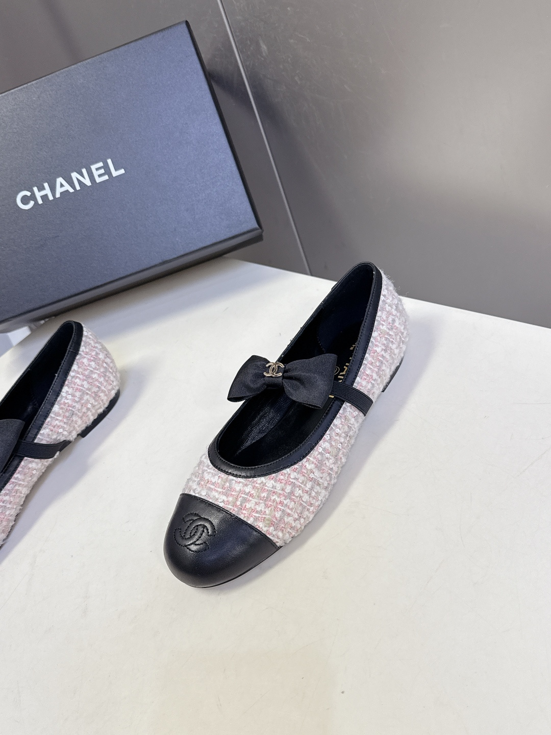 CHANEL香奈儿26C春夏最新款玛丽珍鞋 超多网红时尚博主种草 高级感舒适，配女神们的半身裙 经典的小