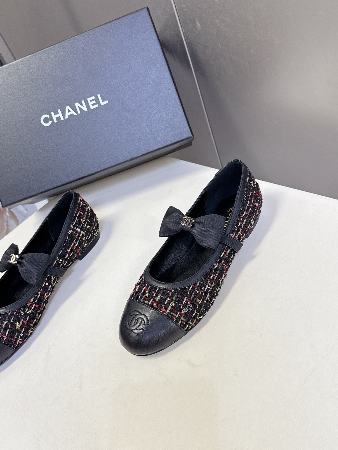 CHANEL香奈儿26C春夏最新款玛丽珍鞋 超多网红时尚博主种草 高级感舒适，配女神们的半身裙 经典的小