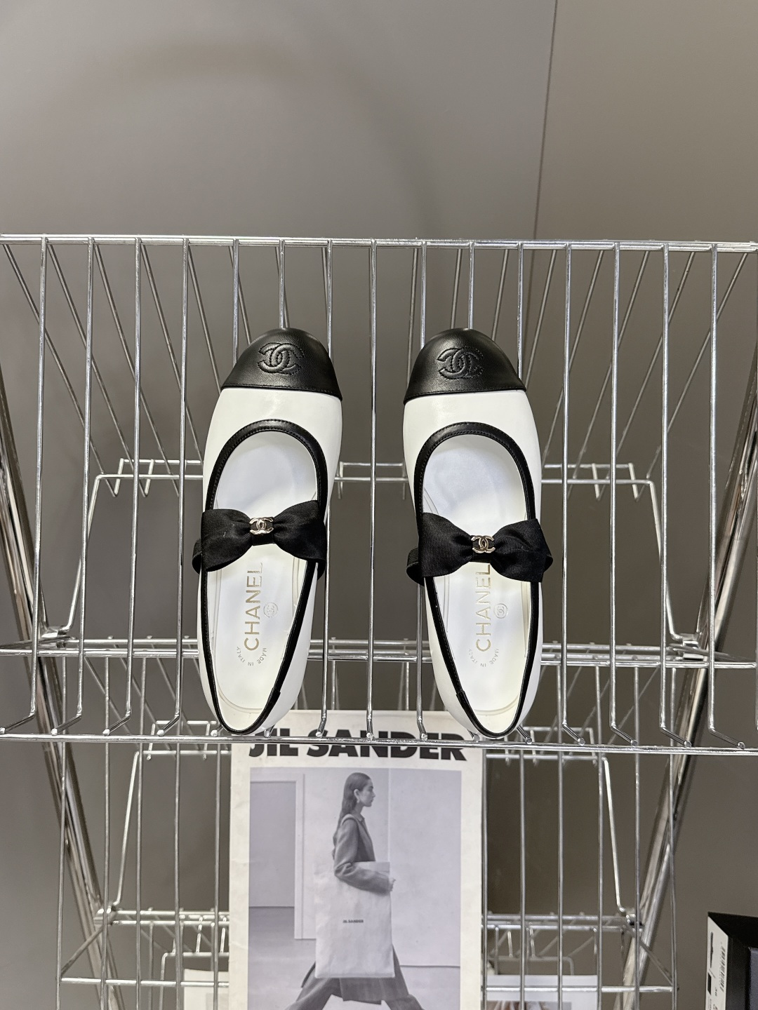 CHANEL香奈儿26C春夏最新款玛丽珍鞋 超多网红时尚博主种草 高级感舒适，配女神们的半身裙 经典的小